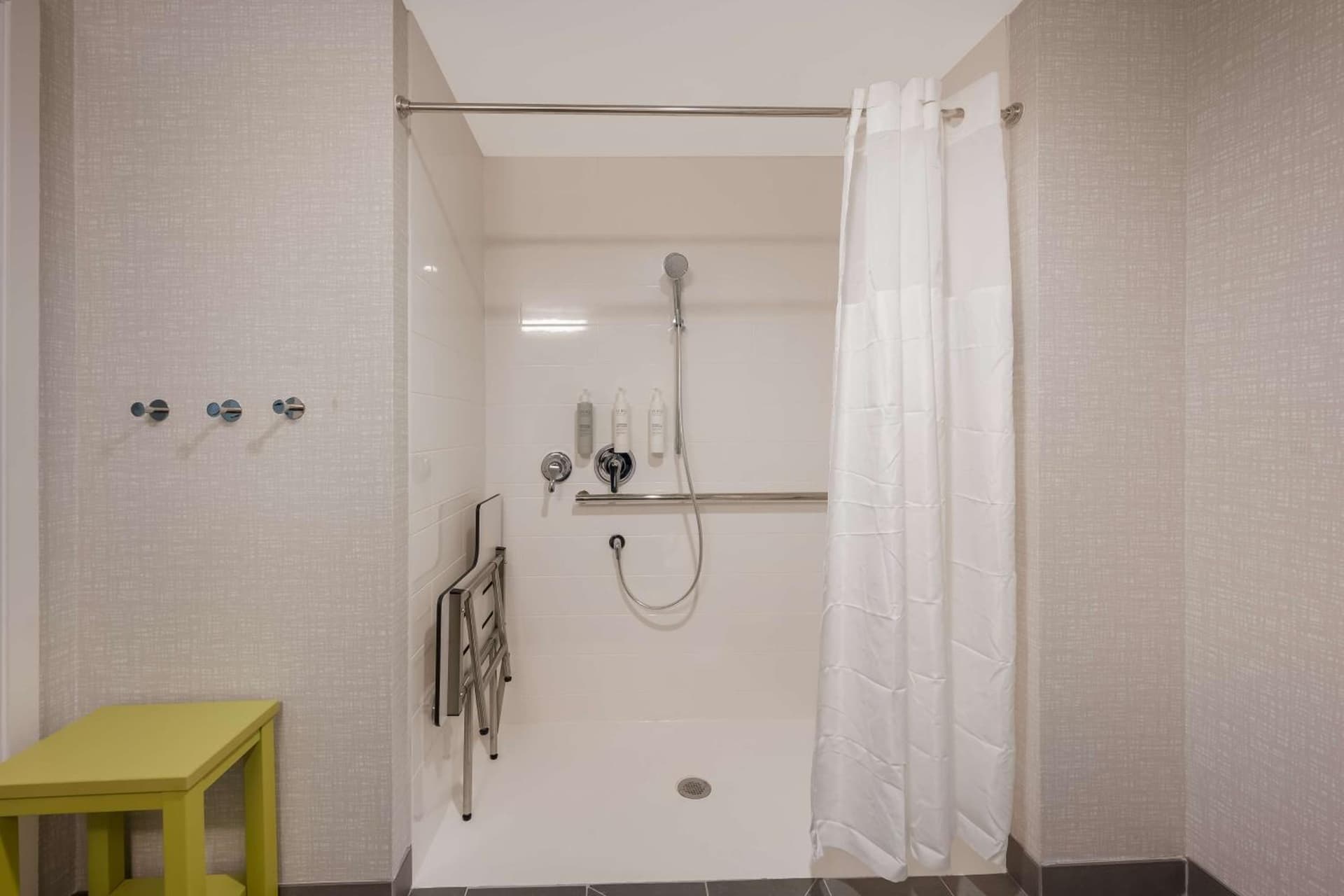 Hampton Inn by Hilton Detroit Southfield gallery photo in Southfield, MI — image 24