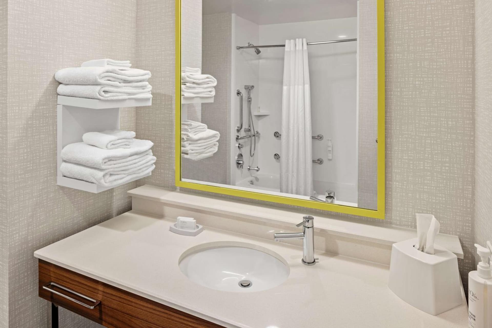Hampton Inn & Suites Cincinnati West, Oh gallery photo in Dent, OH — image 25