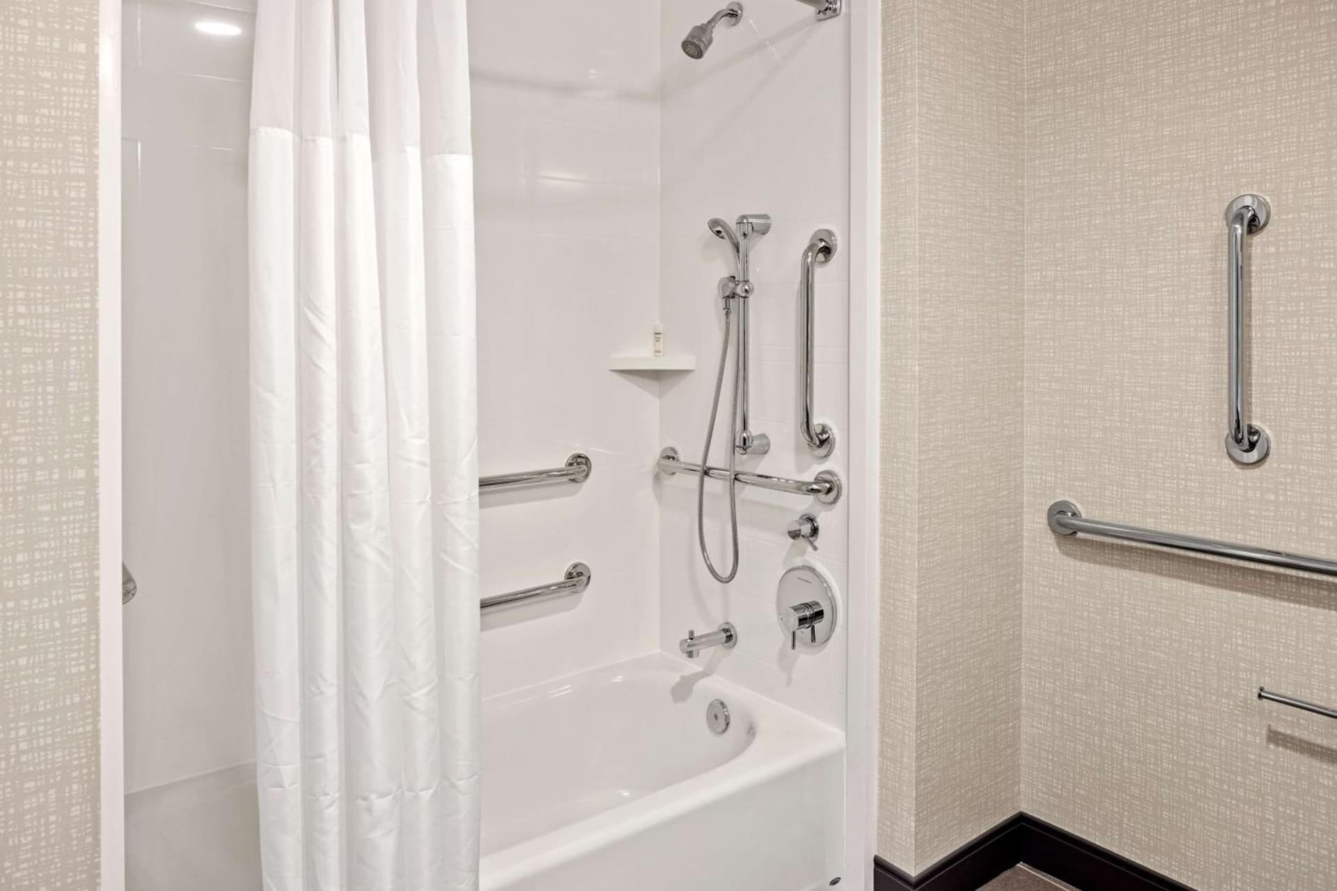 Hampton Inn & Suites Cincinnati West, Oh gallery photo in Dent, OH — image 9