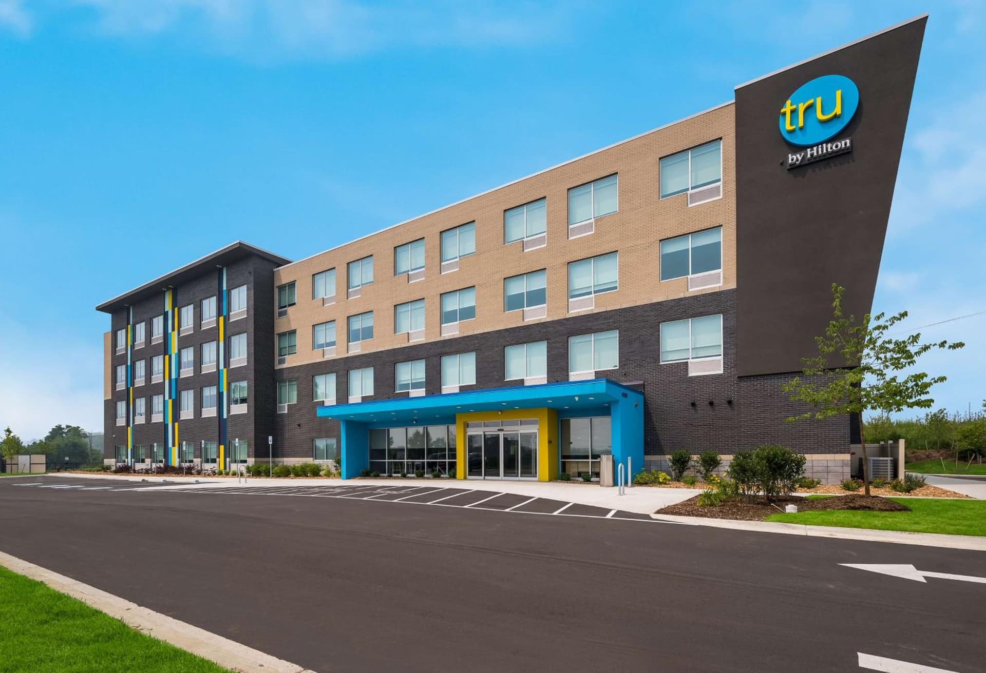 Tru By Hilton Novi Detroit featured exterior or lobby in Novi, MI — similar hotel