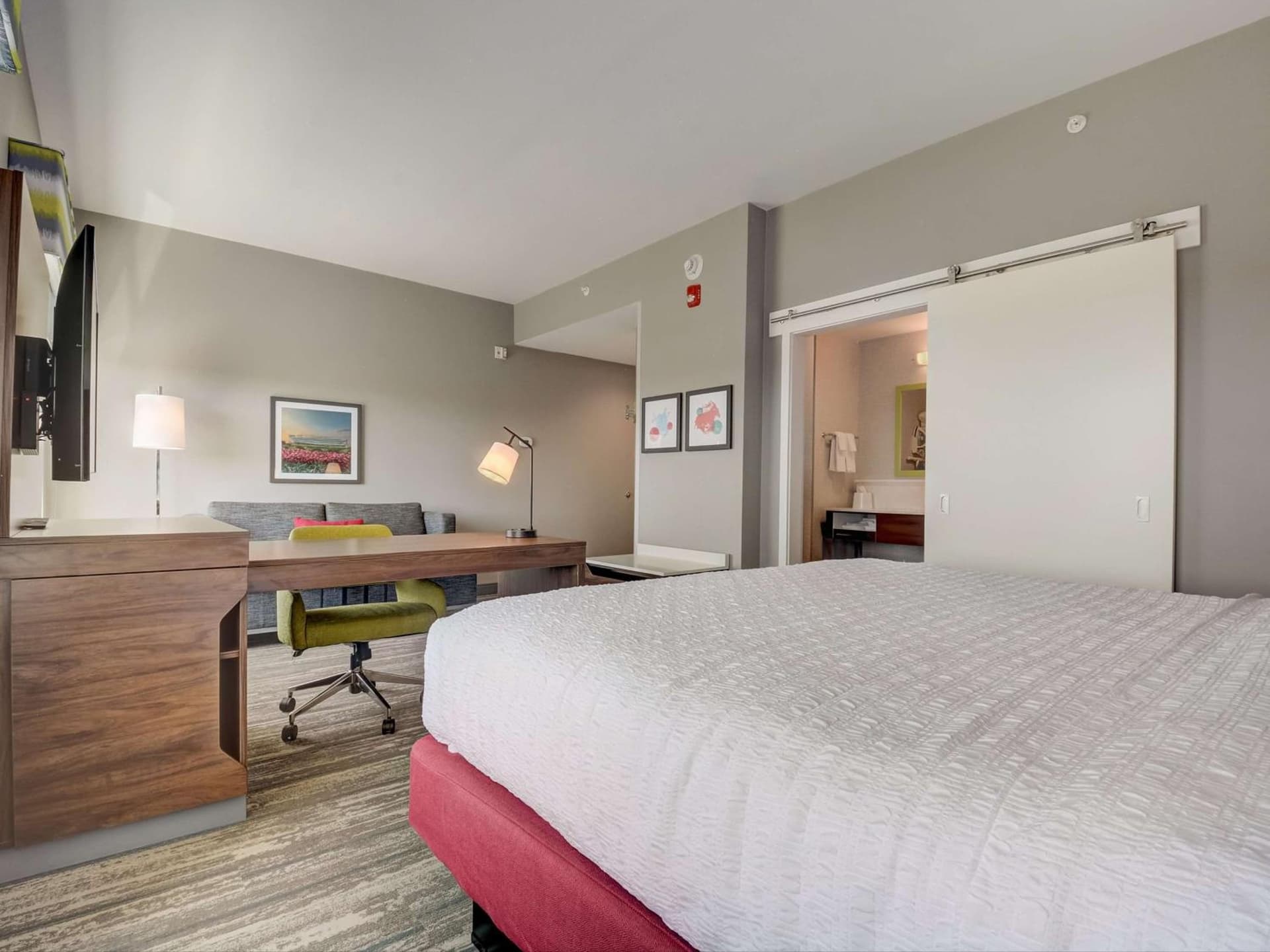 Hampton Inn & Suites Williamstown Ark Encounter, Ky interior in Williamstown, KY — gallery photo 2