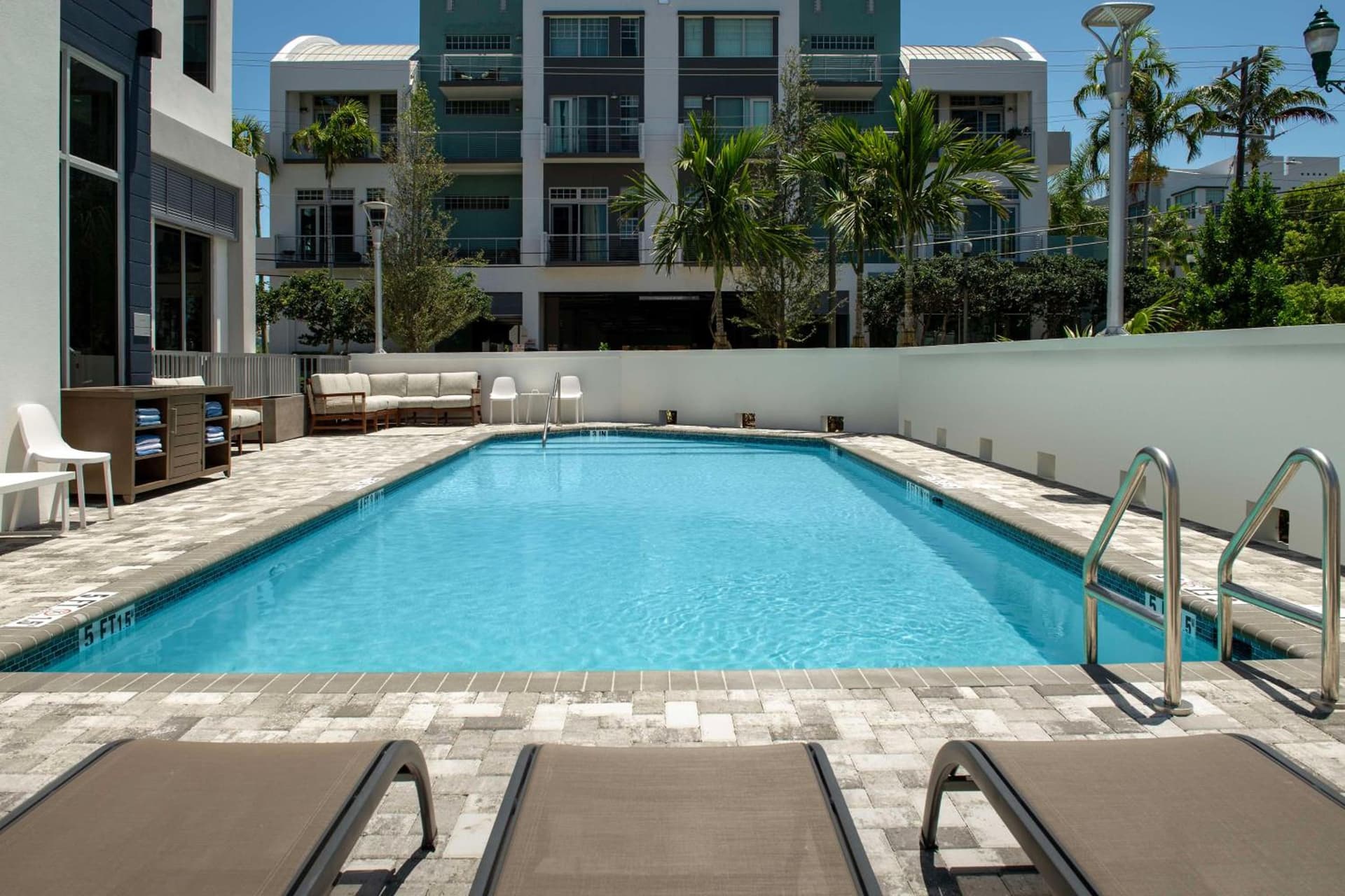 Hampton Inn Delray Beach interior in Delray Beach, FL — gallery photo 2