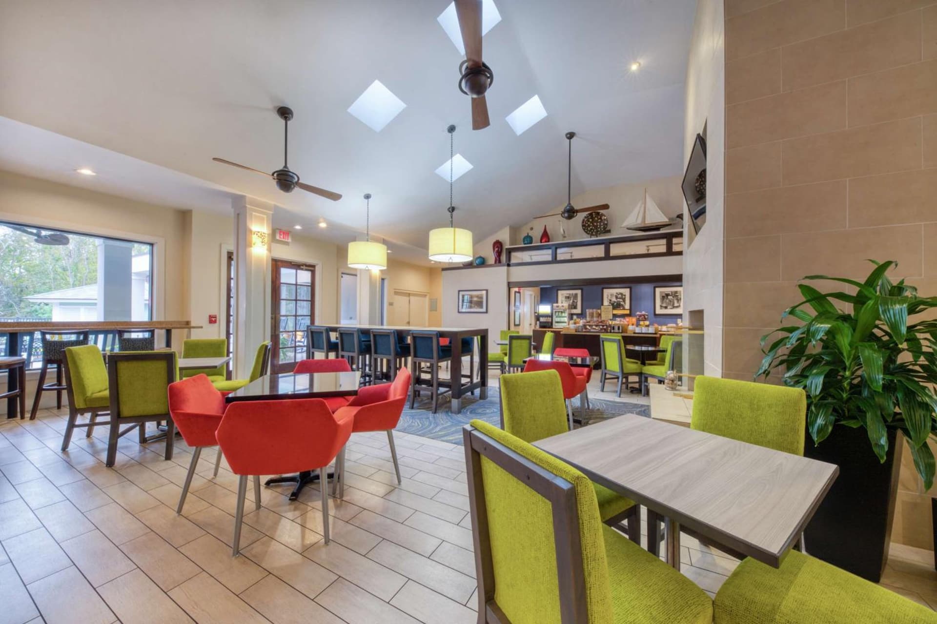 Hampton Inn & Suites Wilmington/Wrightsville Beach gallery photo in Wilmington, NC — image 16