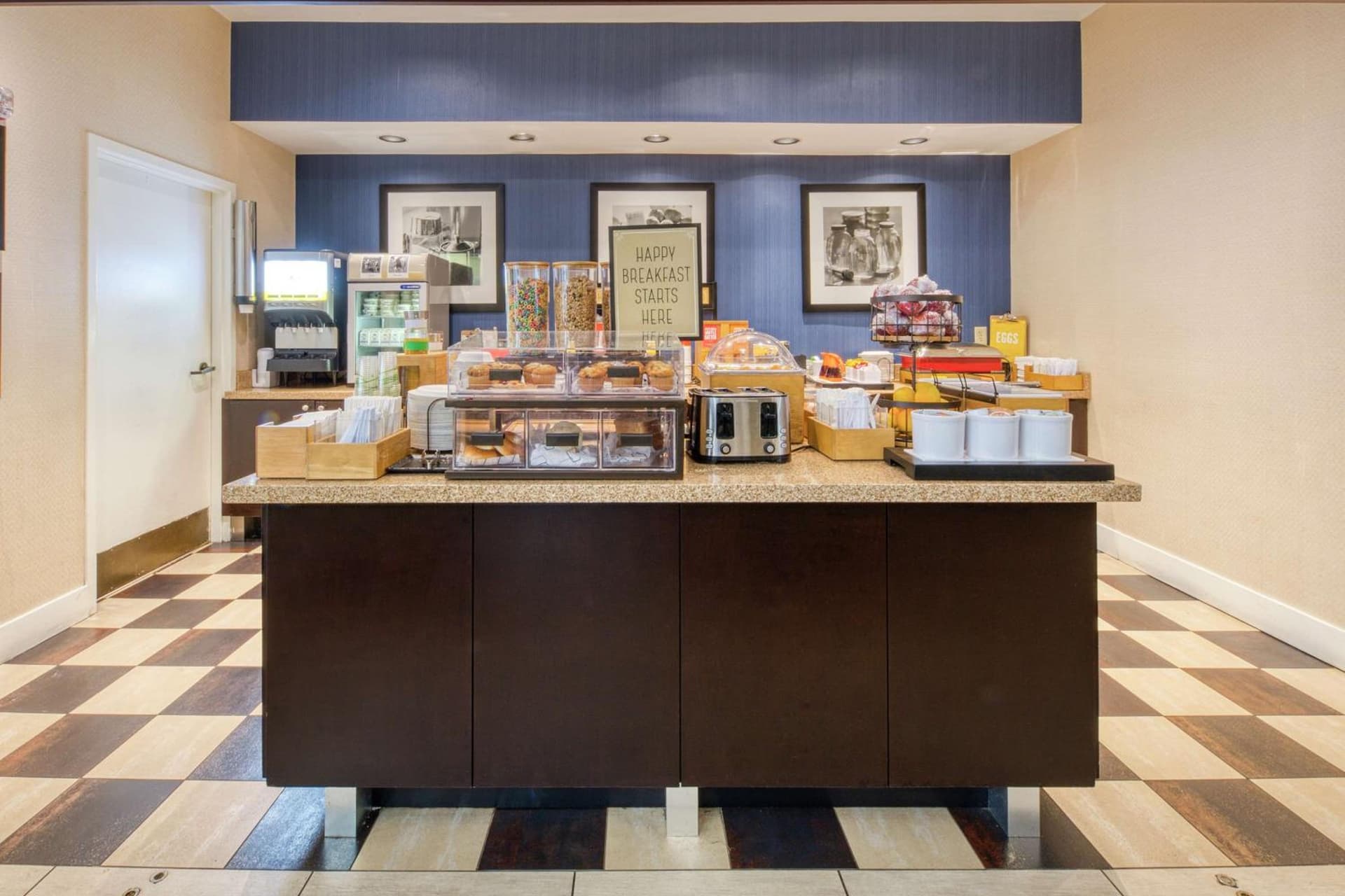 Hampton Inn & Suites Wilmington/Wrightsville Beach gallery photo in Wilmington, NC — image 89