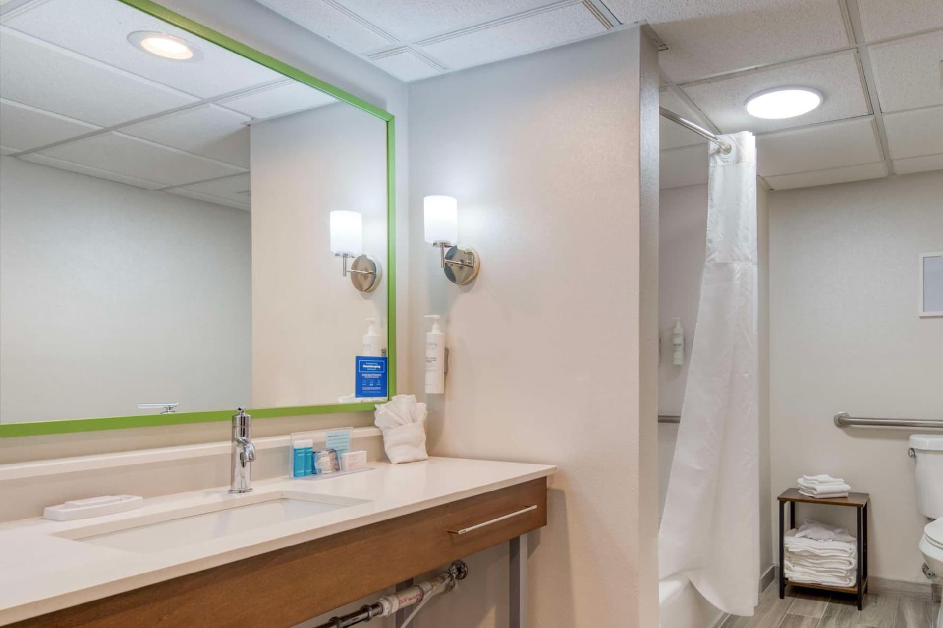 Hampton Inn & Suites Wilmington/Wrightsville Beach gallery photo in Wilmington, NC — image 85