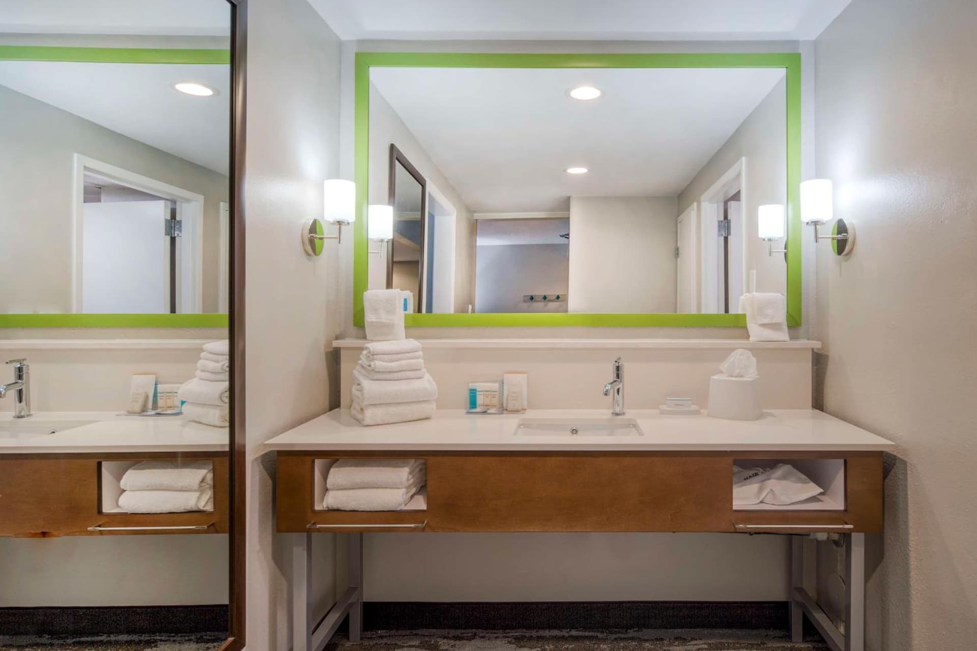 Hampton Inn & Suites Wilmington/Wrightsville Beach gallery photo in Wilmington, NC — image 49
