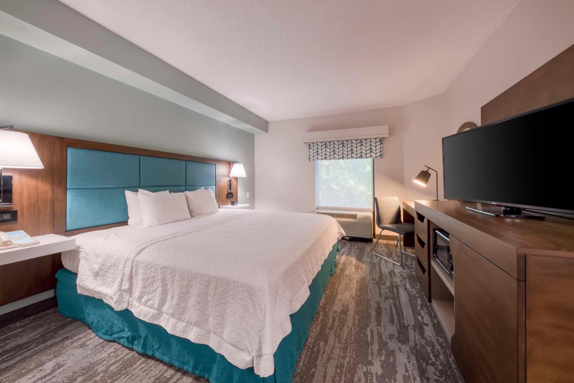 Hampton Inn & Suites Wilmington/Wrightsville Beach gallery photo in Wilmington, NC — image 17