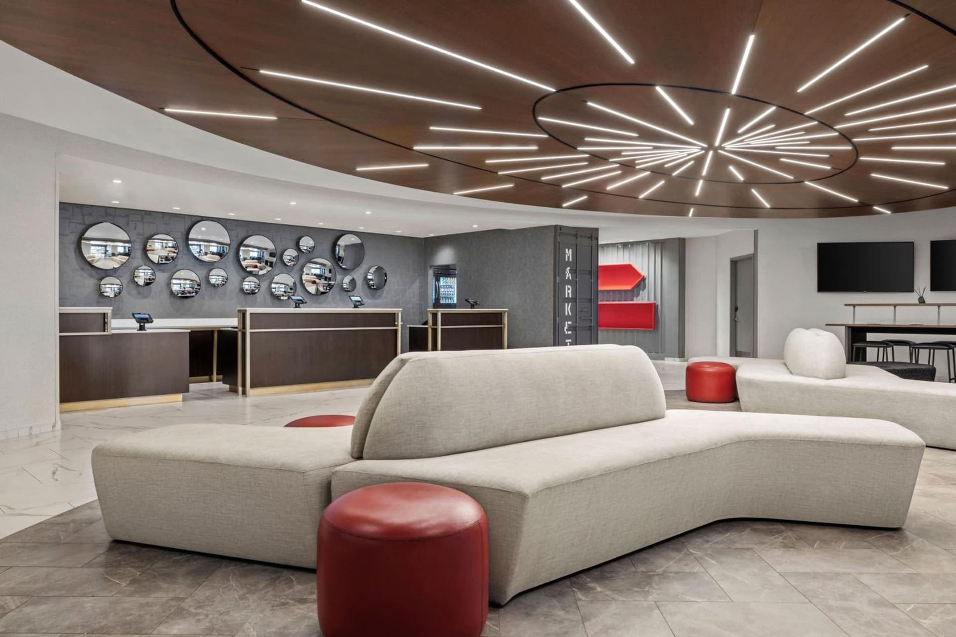 Renaissance Newark Airport Hotel interior in Elizabeth, NJ — gallery photo 2
