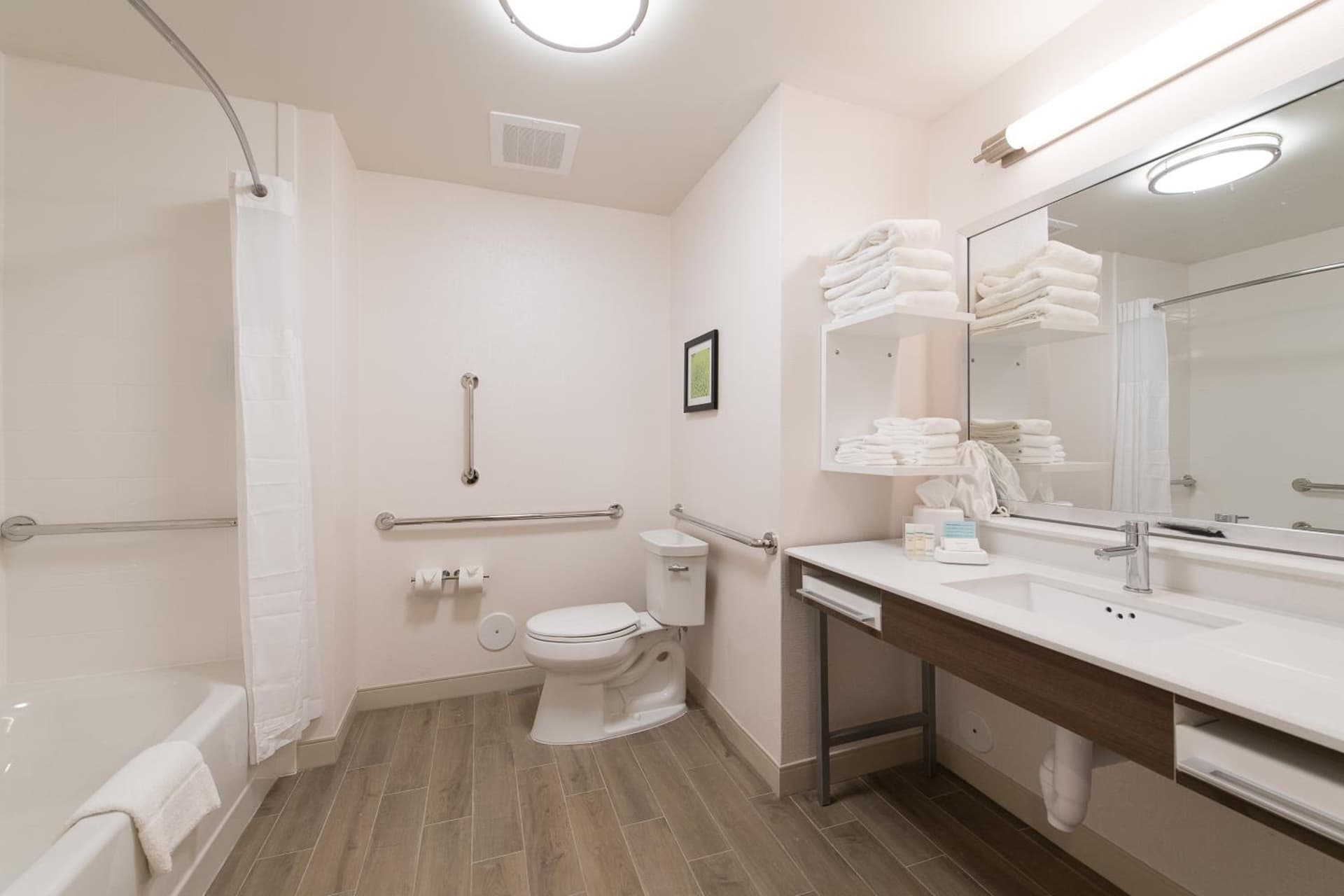 Hampton Inn and Suites Fayetteville, NC gallery photo in Fayetteville, NC — image 30