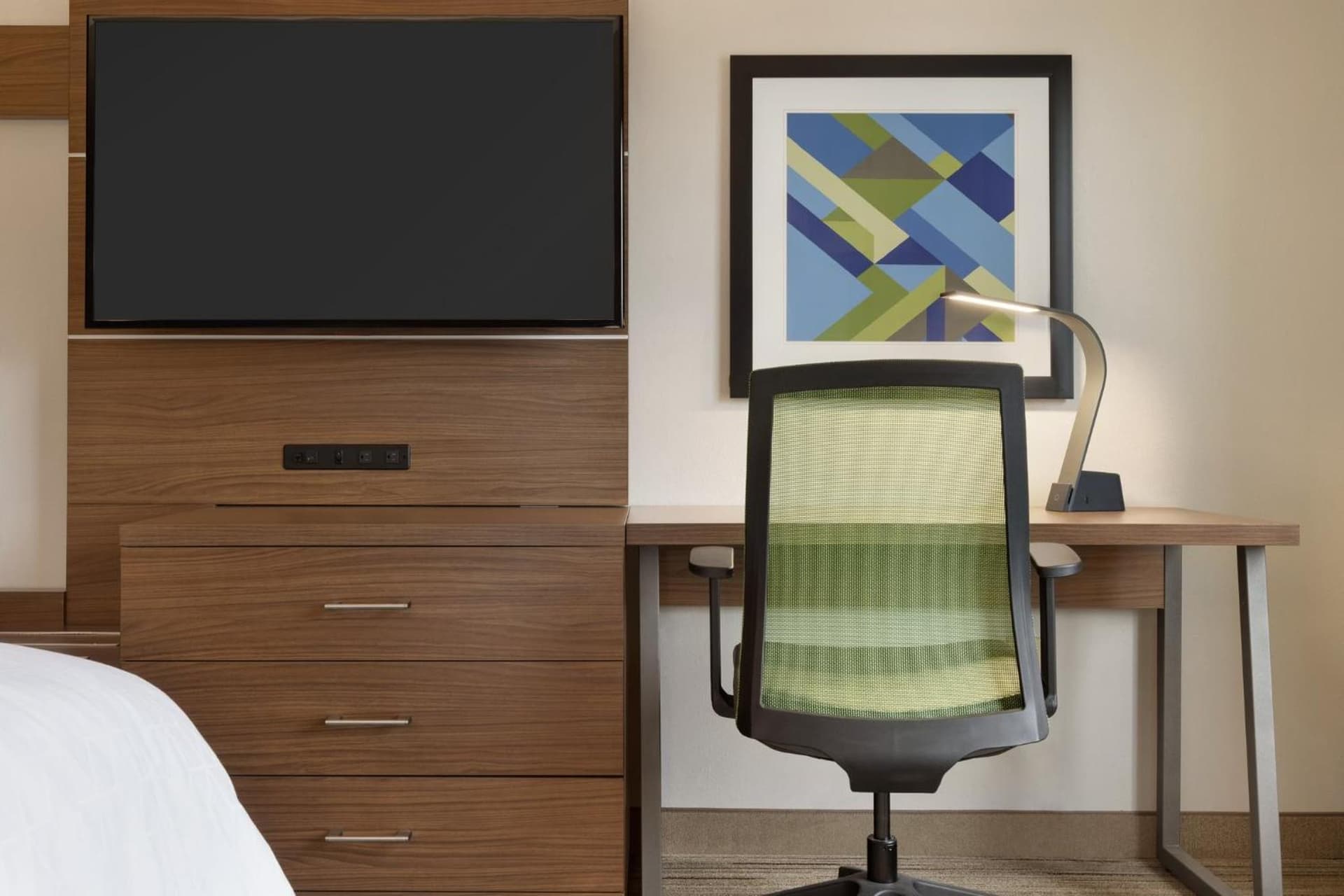 Holiday Inn Express Hotel & Suites Opelika Auburn by IHG gallery photo in Opelika, AL — image 36