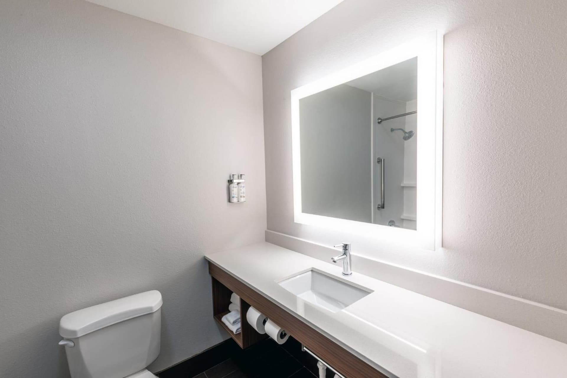 Holiday Inn Express & Suites Sulphur - Lake Charles by IHG gallery photo in Sulphur, LA — image 85