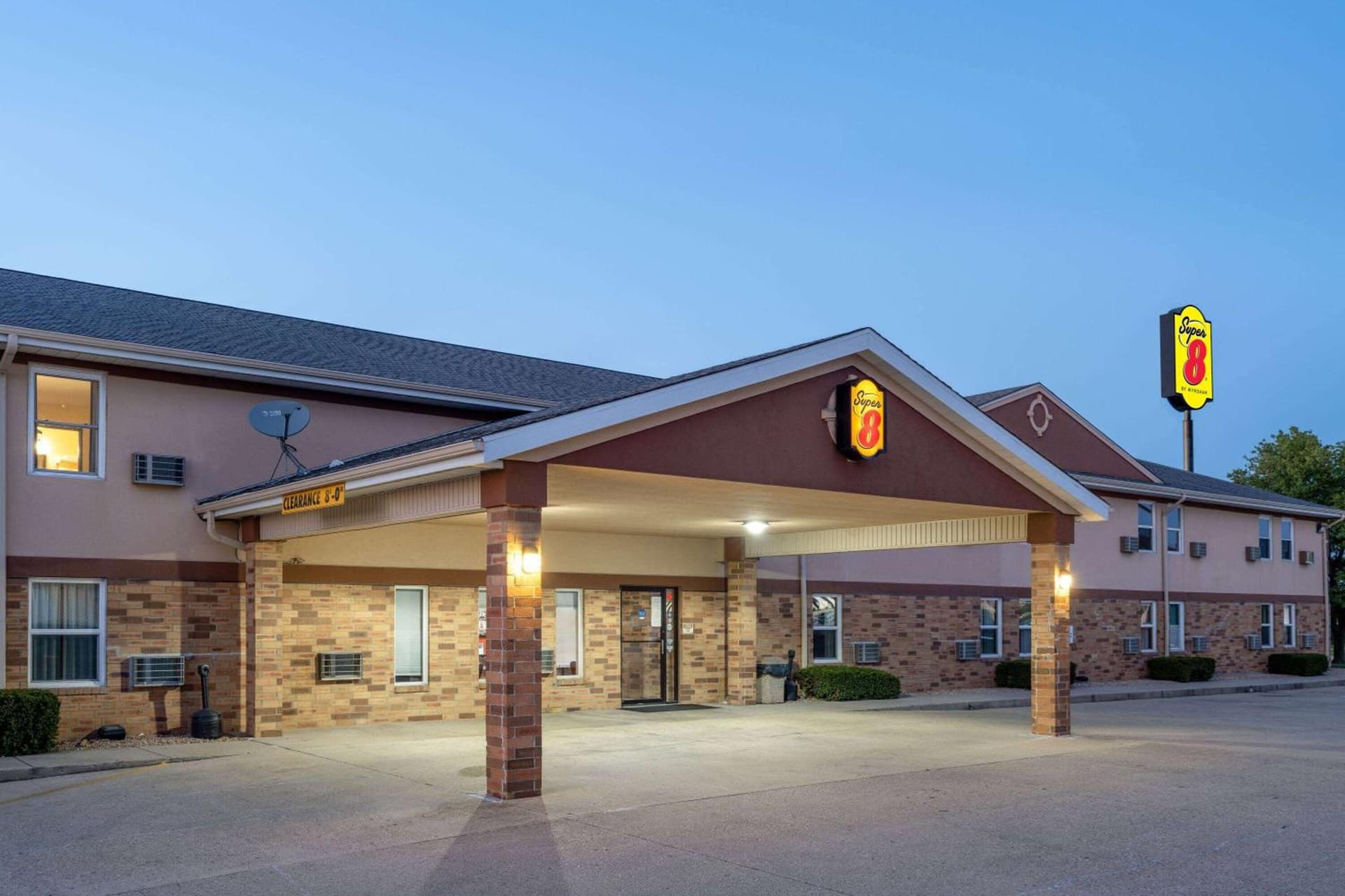 Super 8 by Wyndham Mattoon featured exterior or lobby in Mattoon, IL — similar hotel
