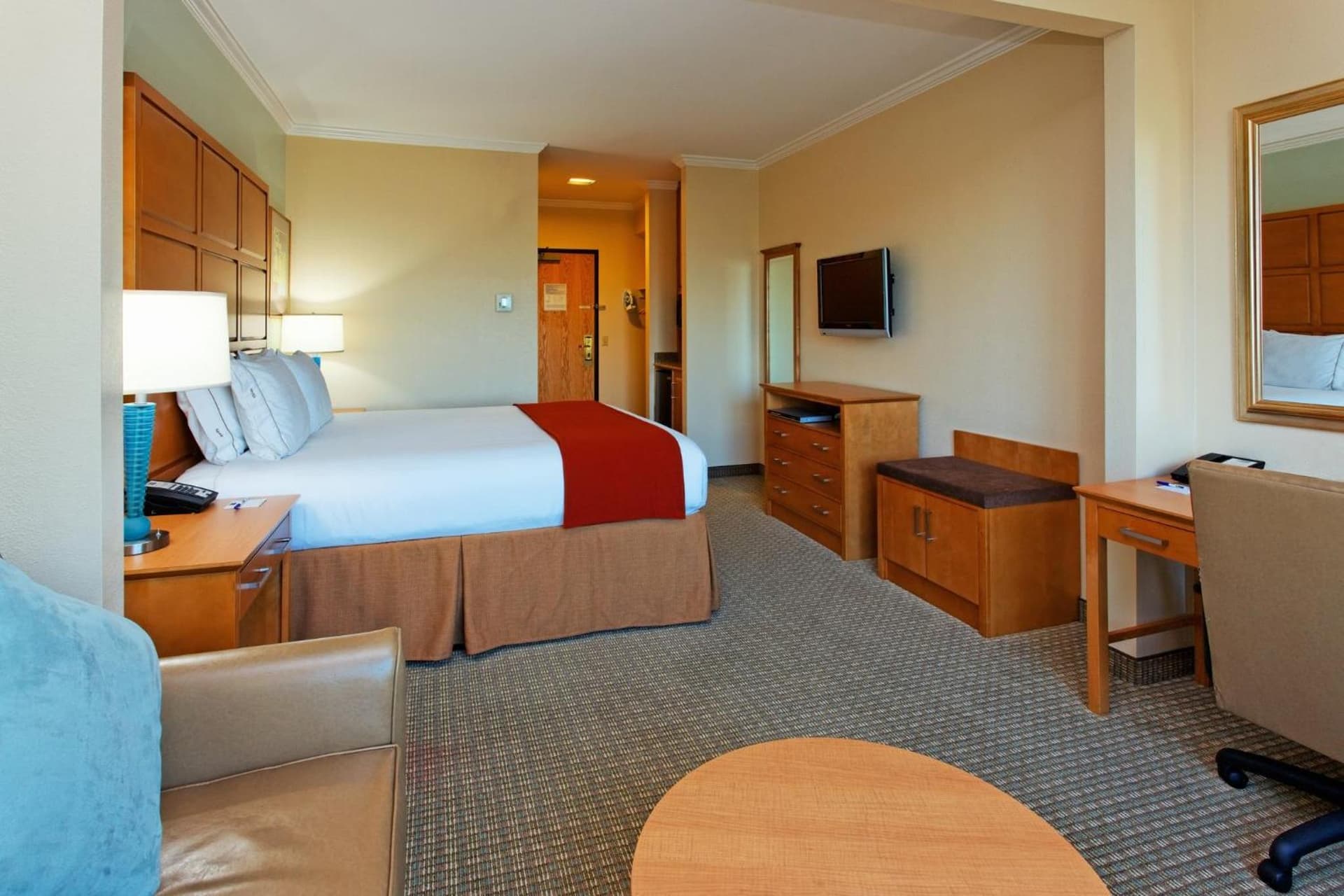 Holiday Inn Express & Suites Santa Clara - Silicon Valley by IHG gallery photo in Santa Clara, CA — image 10