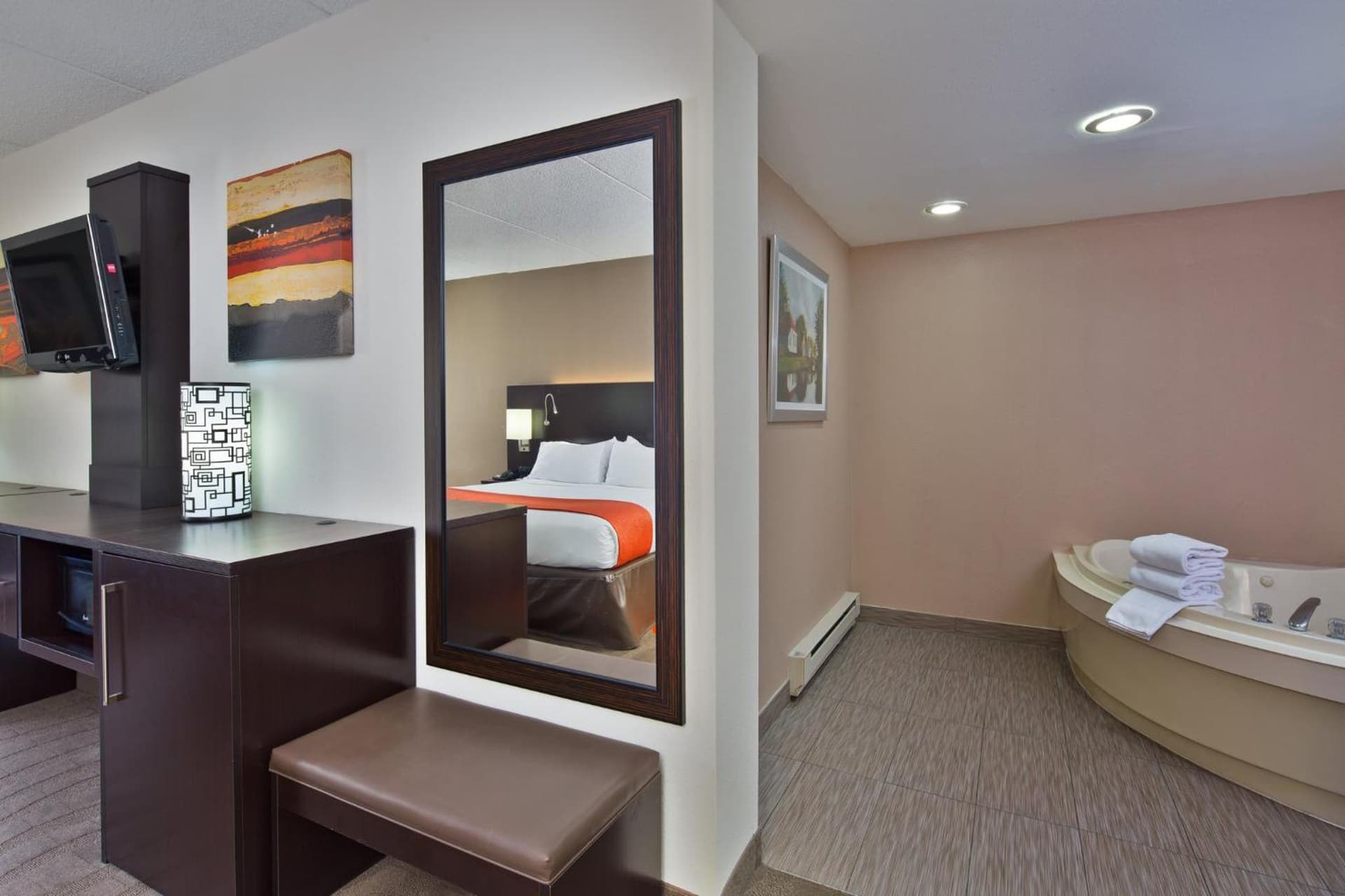 Holiday Inn Express Harrisburg I-81 - Hershey By IHG gallery photo in Manadahill, PA — image 28