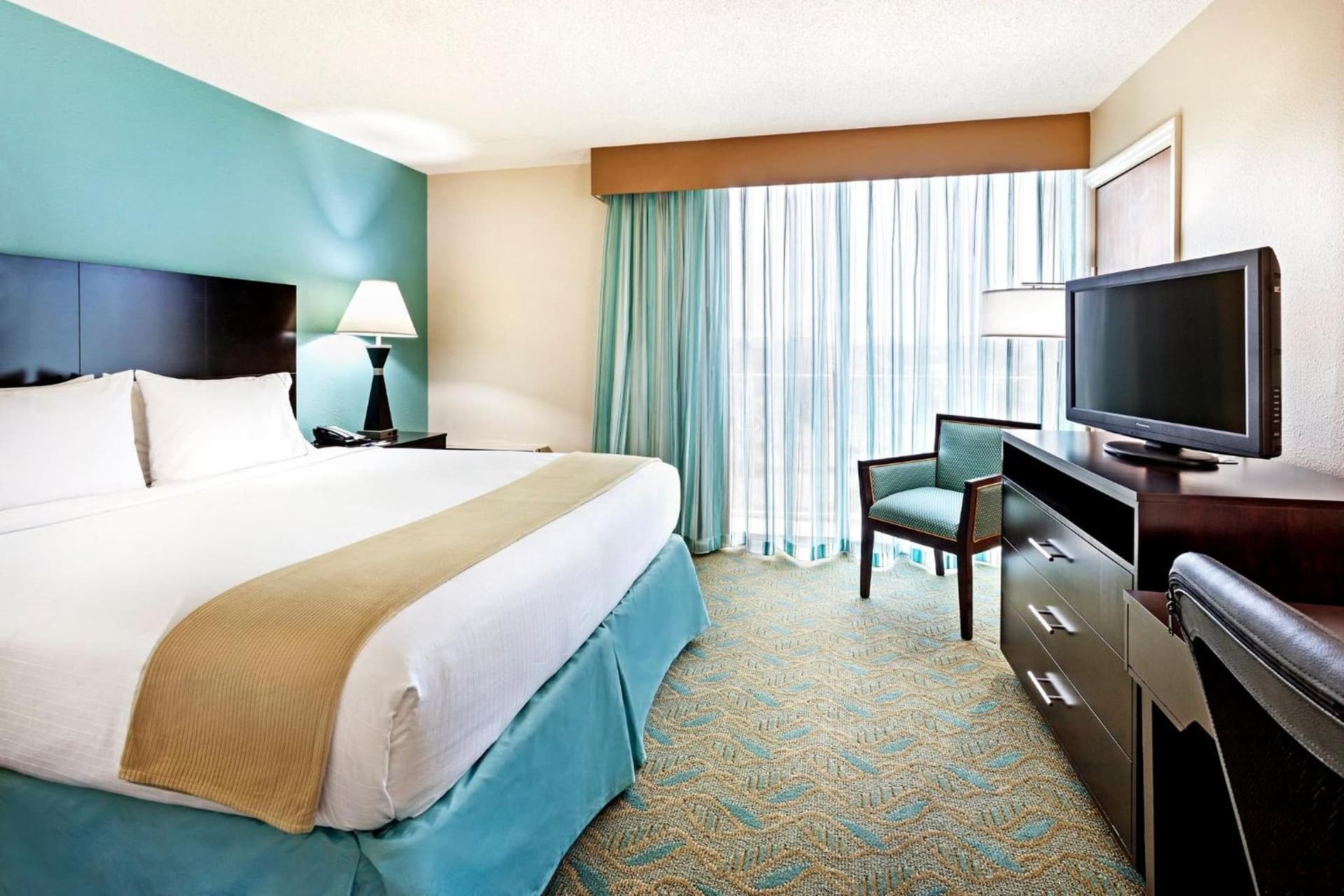 Holiday Inn Express & Suites Charleston DWTN - Medical CTR by IHG gallery photo in Charleston, SC — image 12