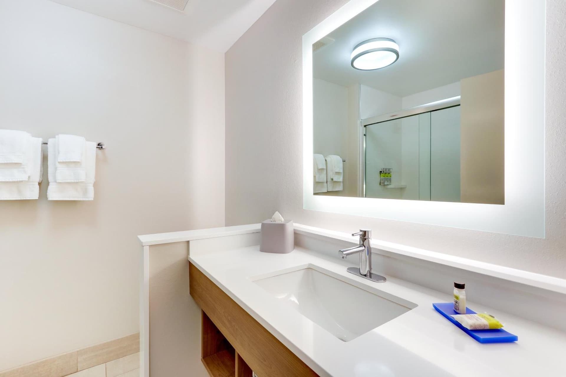 Holiday Inn Express & Suites - Middletown - Goshen by IHG gallery photo in Middletown, NY — image 14