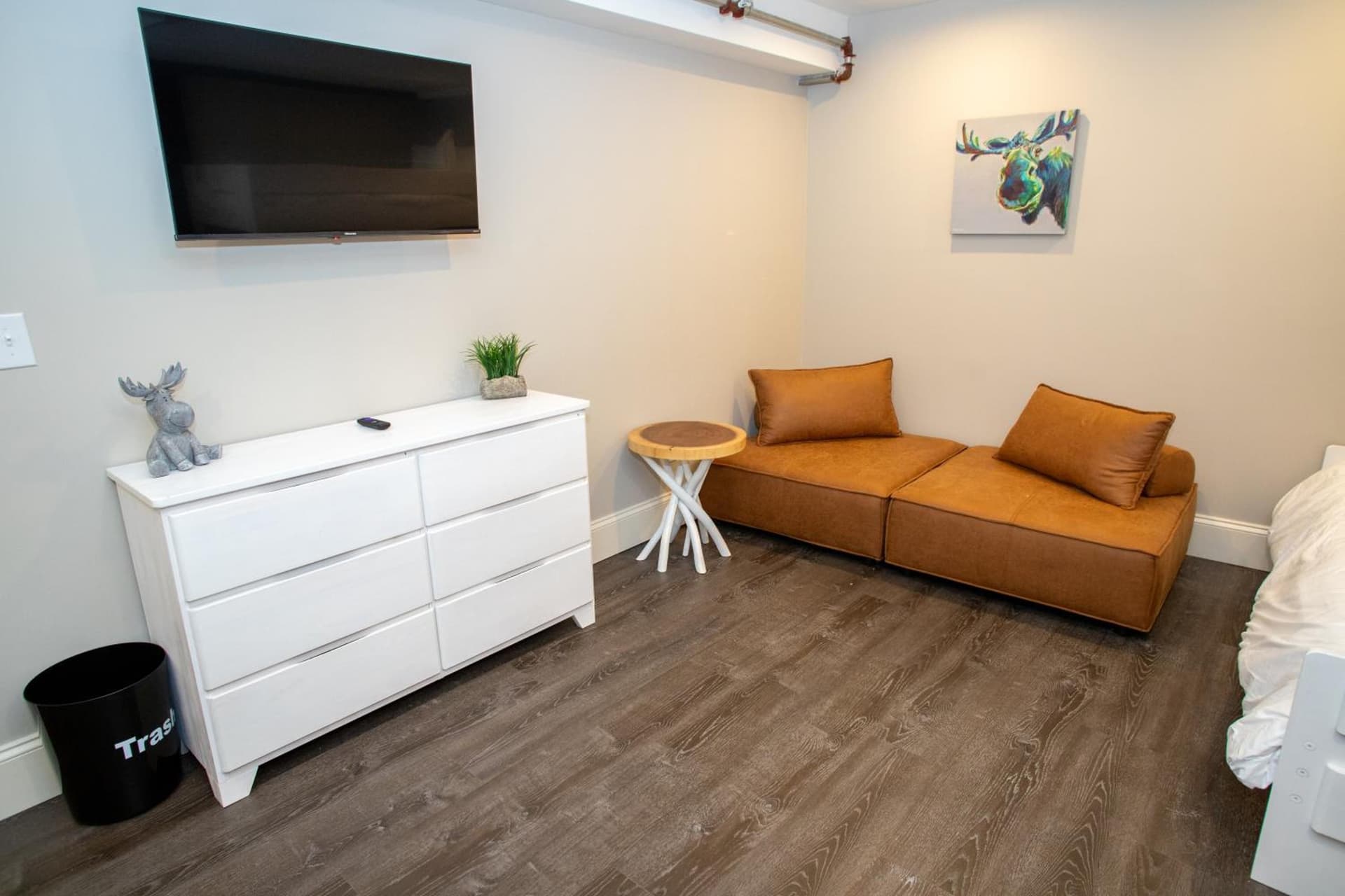 Gunstock Inn & Suites interior in Gilford — gallery photo 2