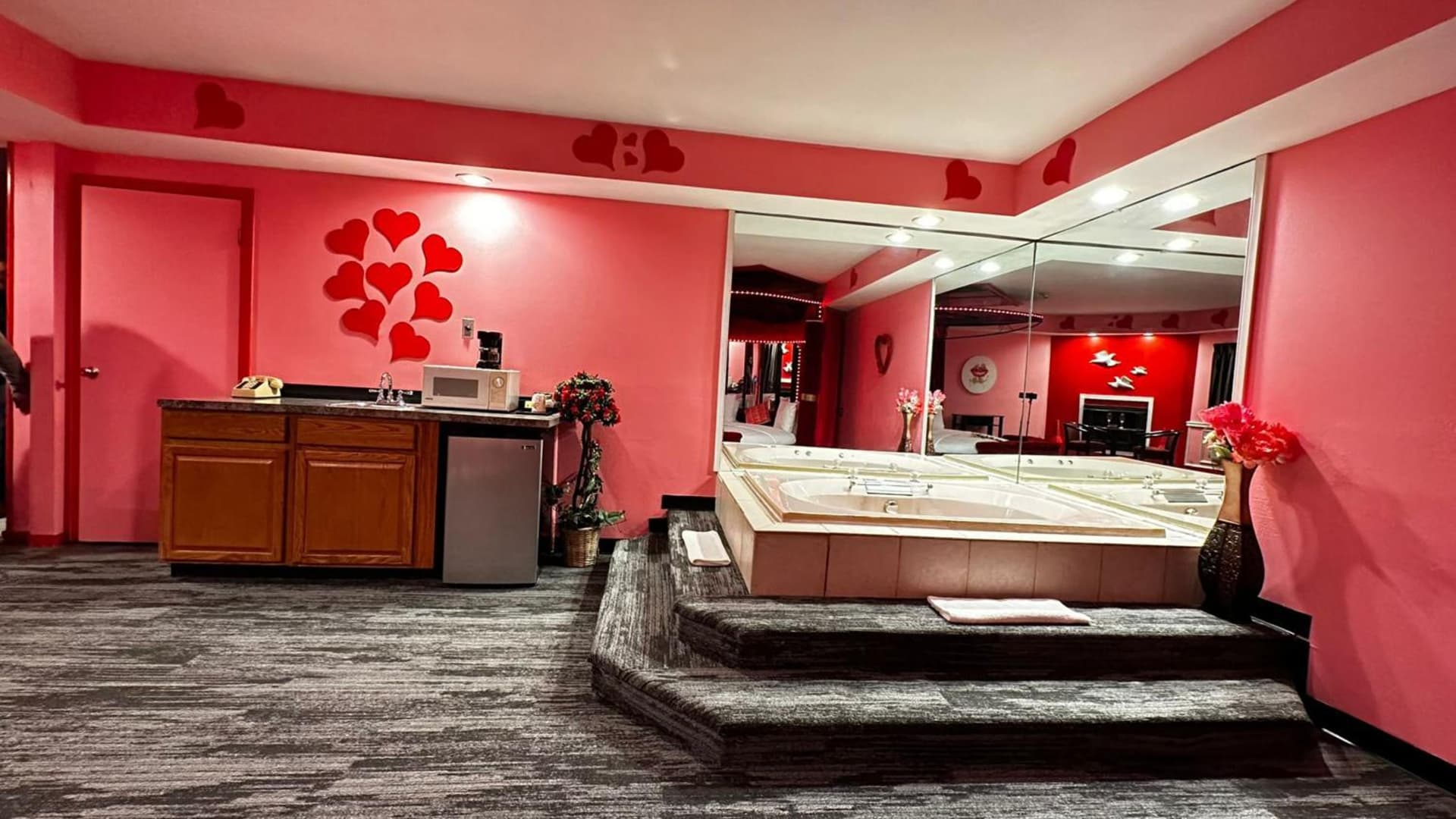 Inn of the Dove Harrisburg-Hershey Romantic Suites gallery photo in Harrisburg, PA — image 66