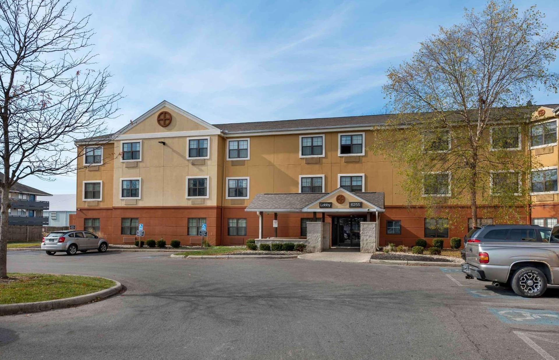 MainStay Suites Columbus North - Worthington featured exterior or lobby in Columbus, OH — similar hotel