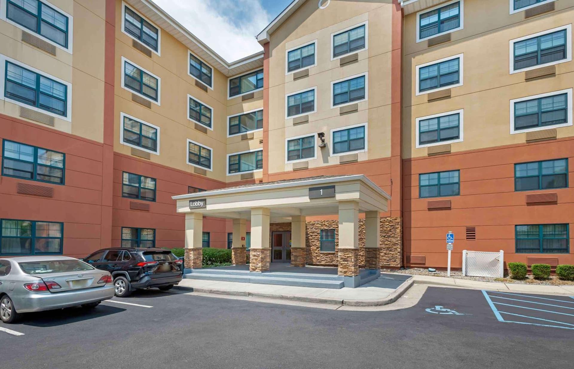 Extended Stay America Suites - Secaucus - Meadowlands interior in Secaucus, NJ — gallery photo 2