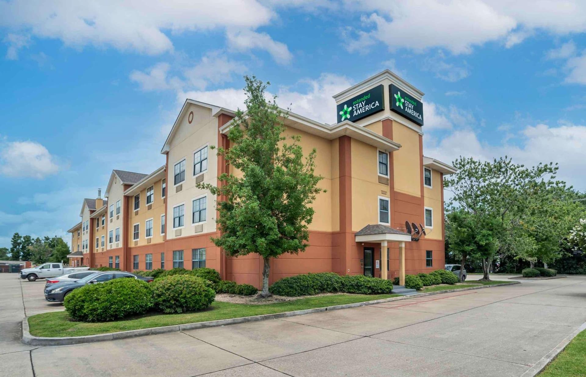 Extended Stay America Select Suites - New Orleans - Airport featured exterior or lobby in Kenner, LA — similar hotel