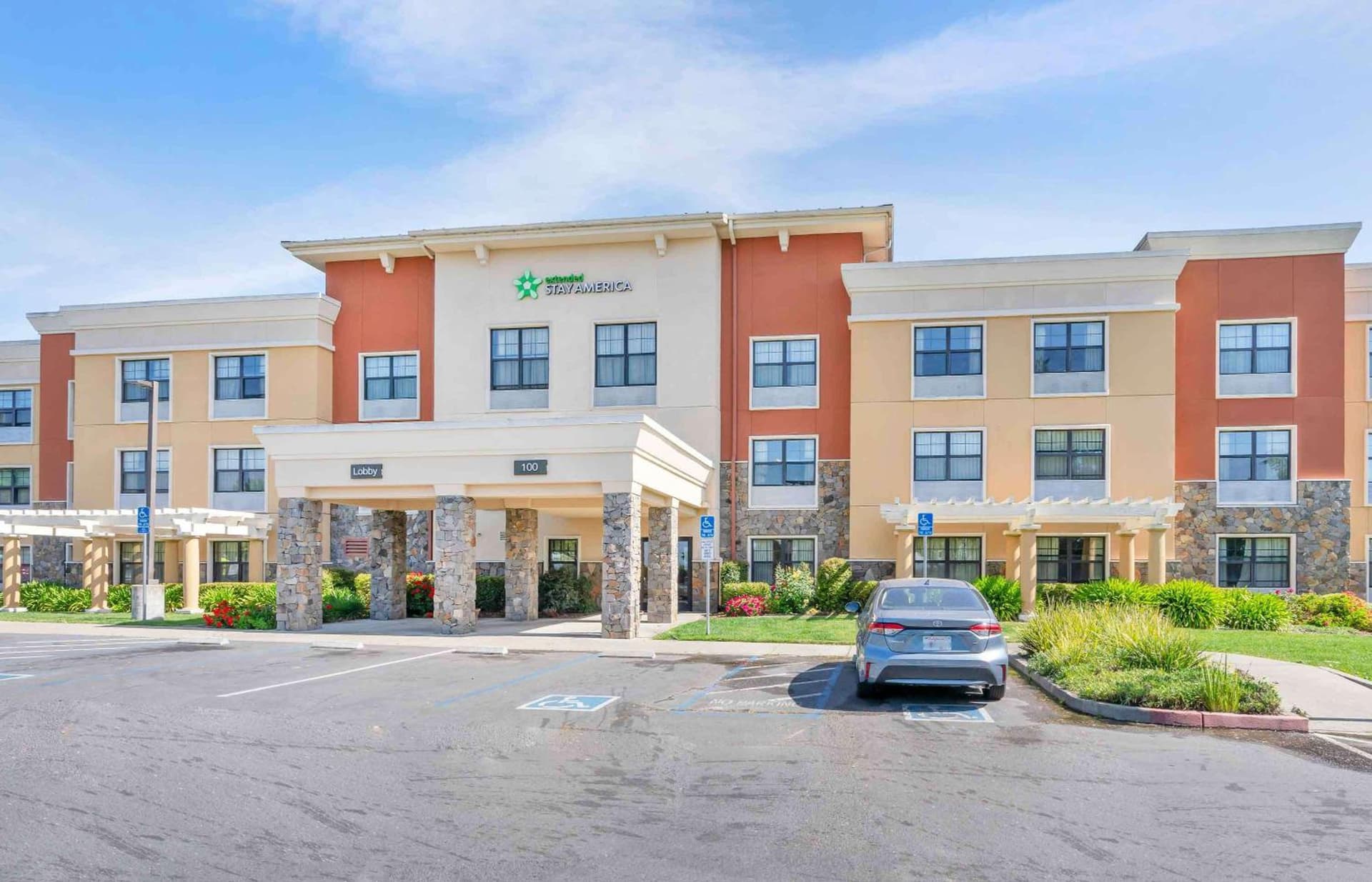 Extended Stay America Suites - Santa Rosa - North interior in Santa Rosa, CA — gallery photo 2