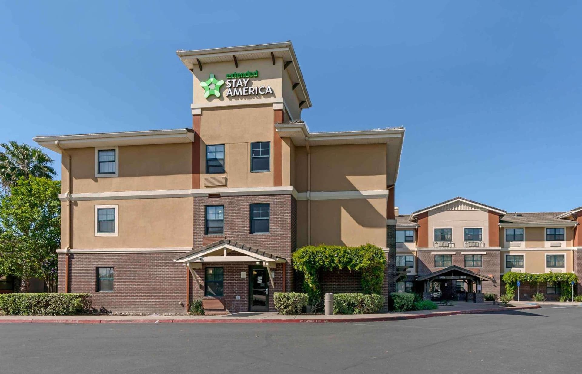 Extended Stay America Suites - Sacramento - Elk Grove featured exterior or lobby in Elk Grove, CA — similar hotel
