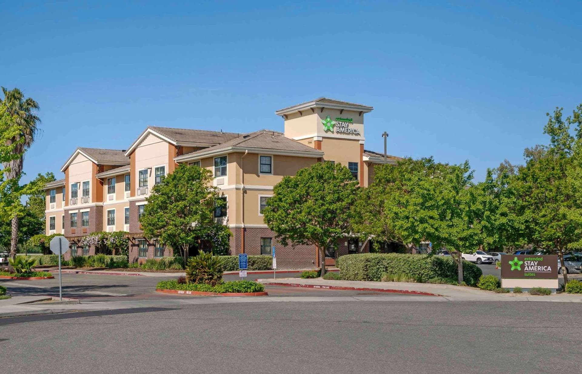 Extended Stay America Suites - Sacramento - Elk Grove interior in Elk Grove, CA — gallery photo 2