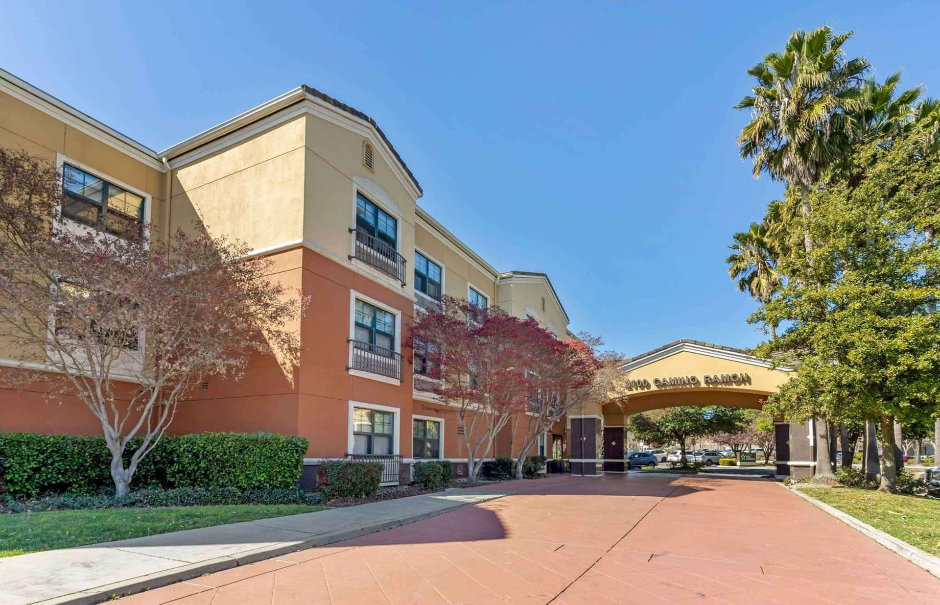 Extended Stay America Suites - San Ramon - Bishop Ranch - East interior in San Ramon, CA — gallery photo 2