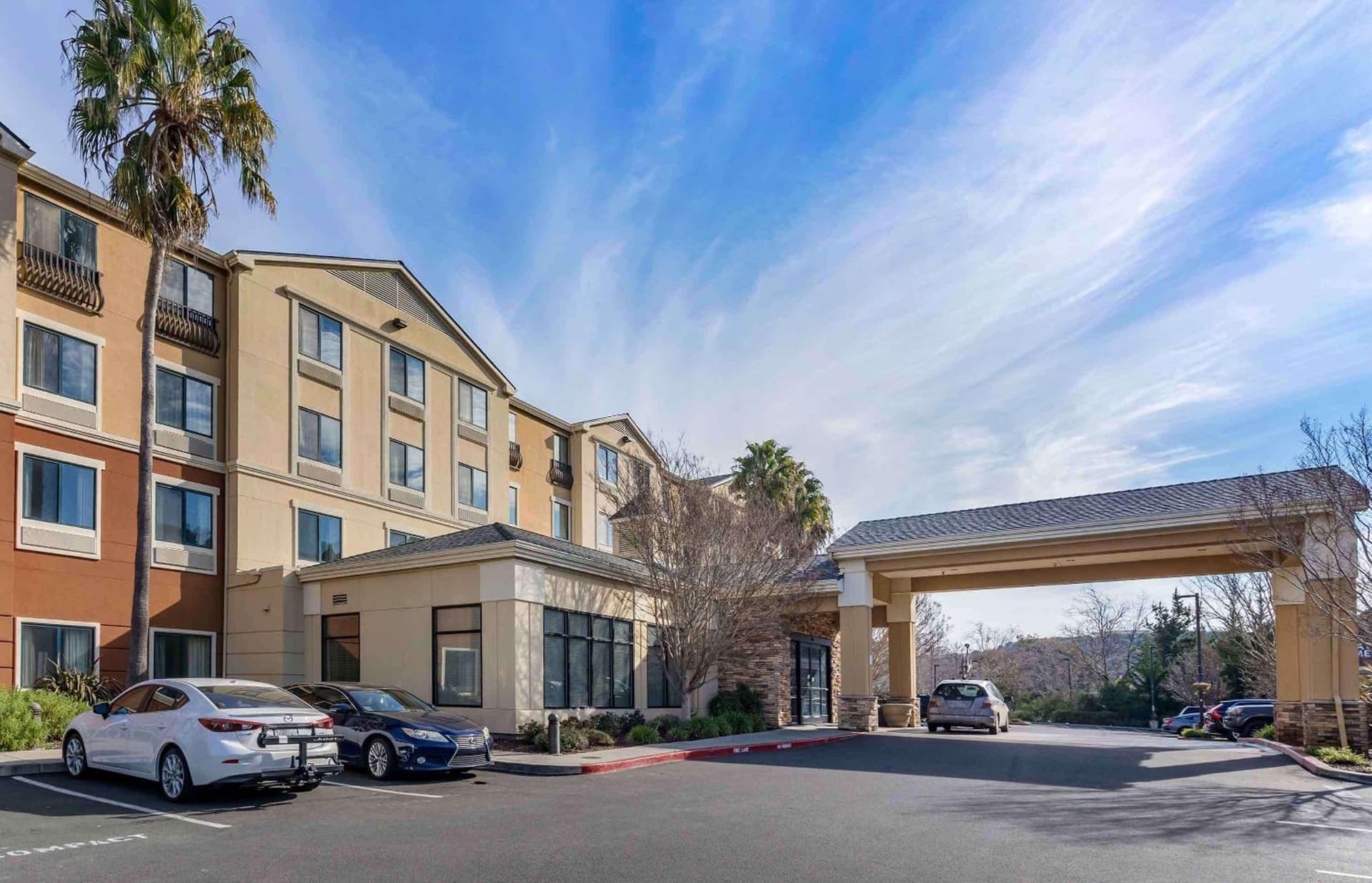 Extended Stay America Suites - San Rafael - Francisco Blvd East interior in San Rafael, CA — gallery photo 2