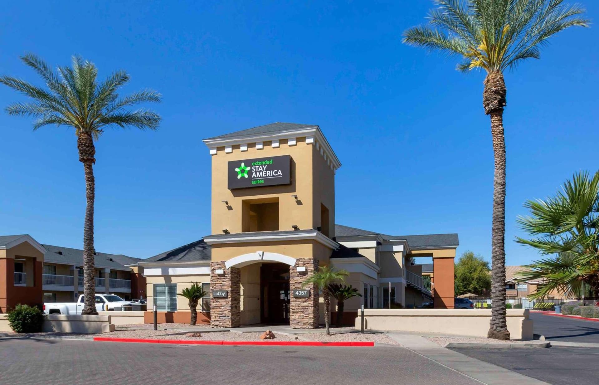 Extended Stay America Select Suites - Phoenix - Airport - E Oak St interior in Phoenix, AZ — gallery photo 2