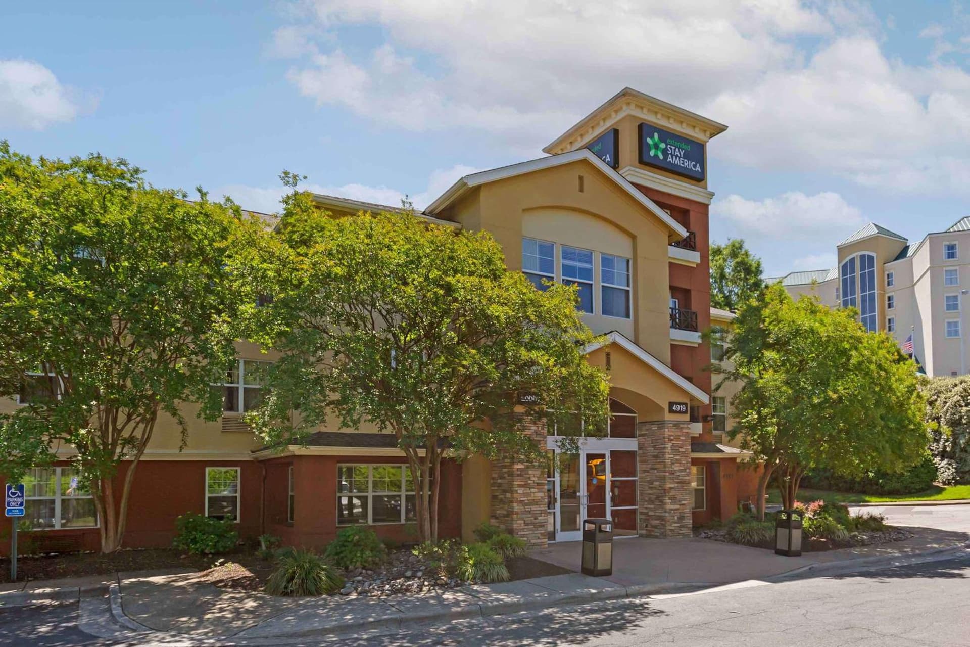 Extended Stay America Suites - Raleigh - RTP - 4919 Miami Blvd featured exterior or lobby in Durham, NC — similar hotel