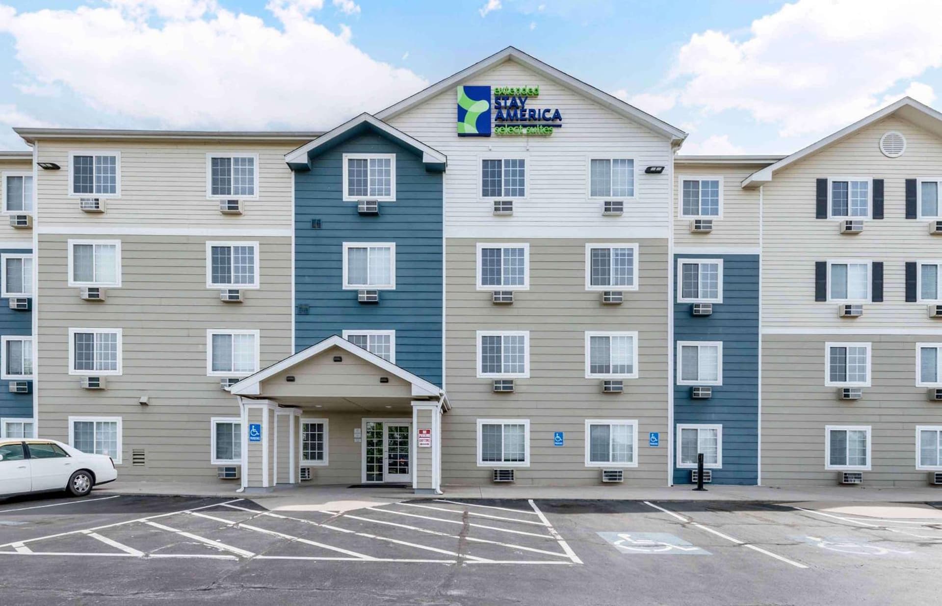 Extended Stay America Select Suites - Oklahoma City - Del City featured exterior or lobby in Del City, OK — similar hotel
