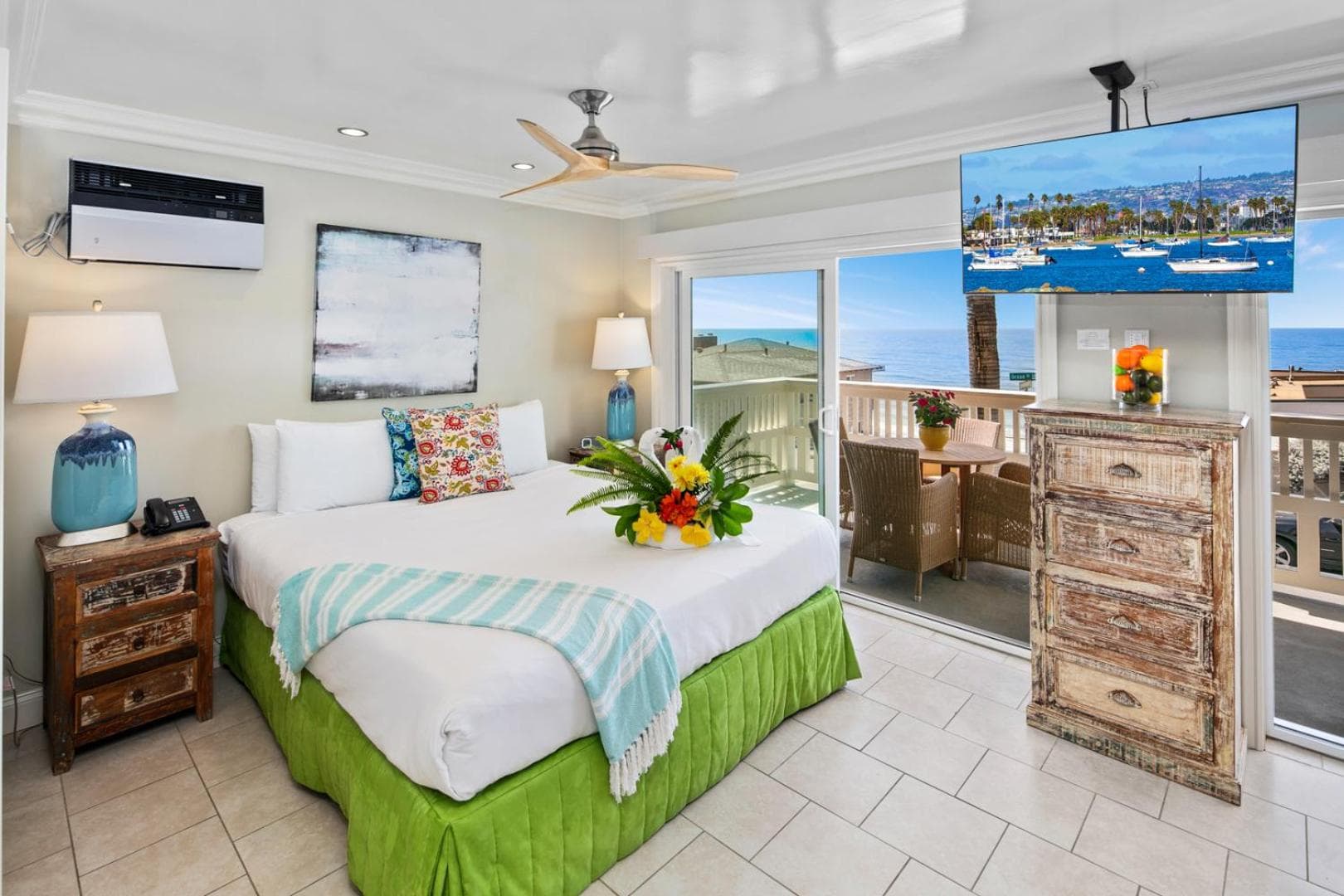 Ocean Palms Beach Resort interior in Carlsbad, CA — gallery photo 2