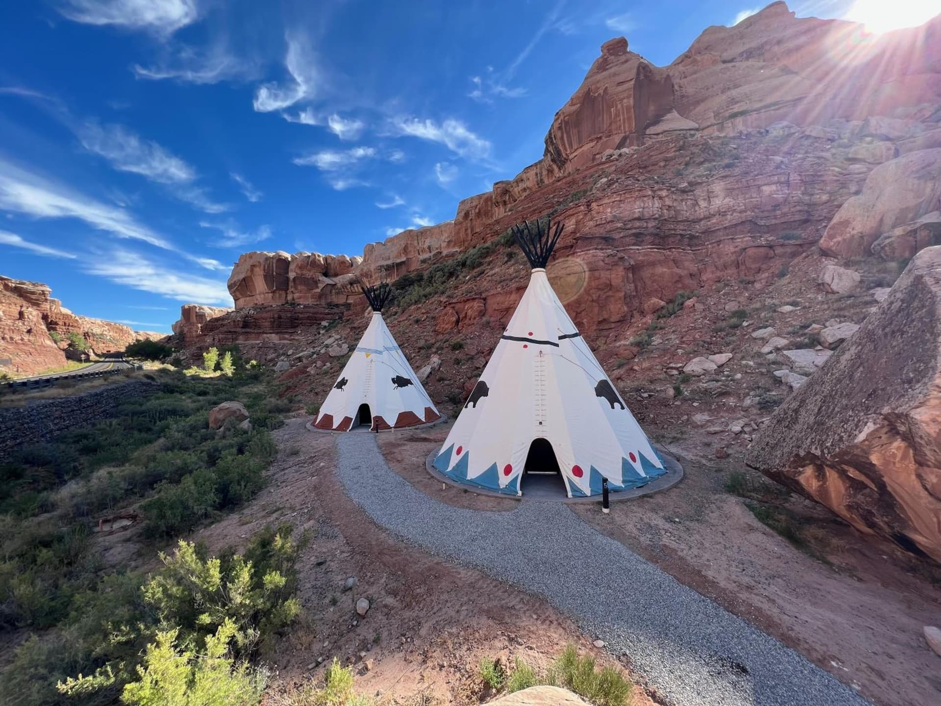 Bluff Dwellings Resort interior in Bluff, UT — gallery photo 2