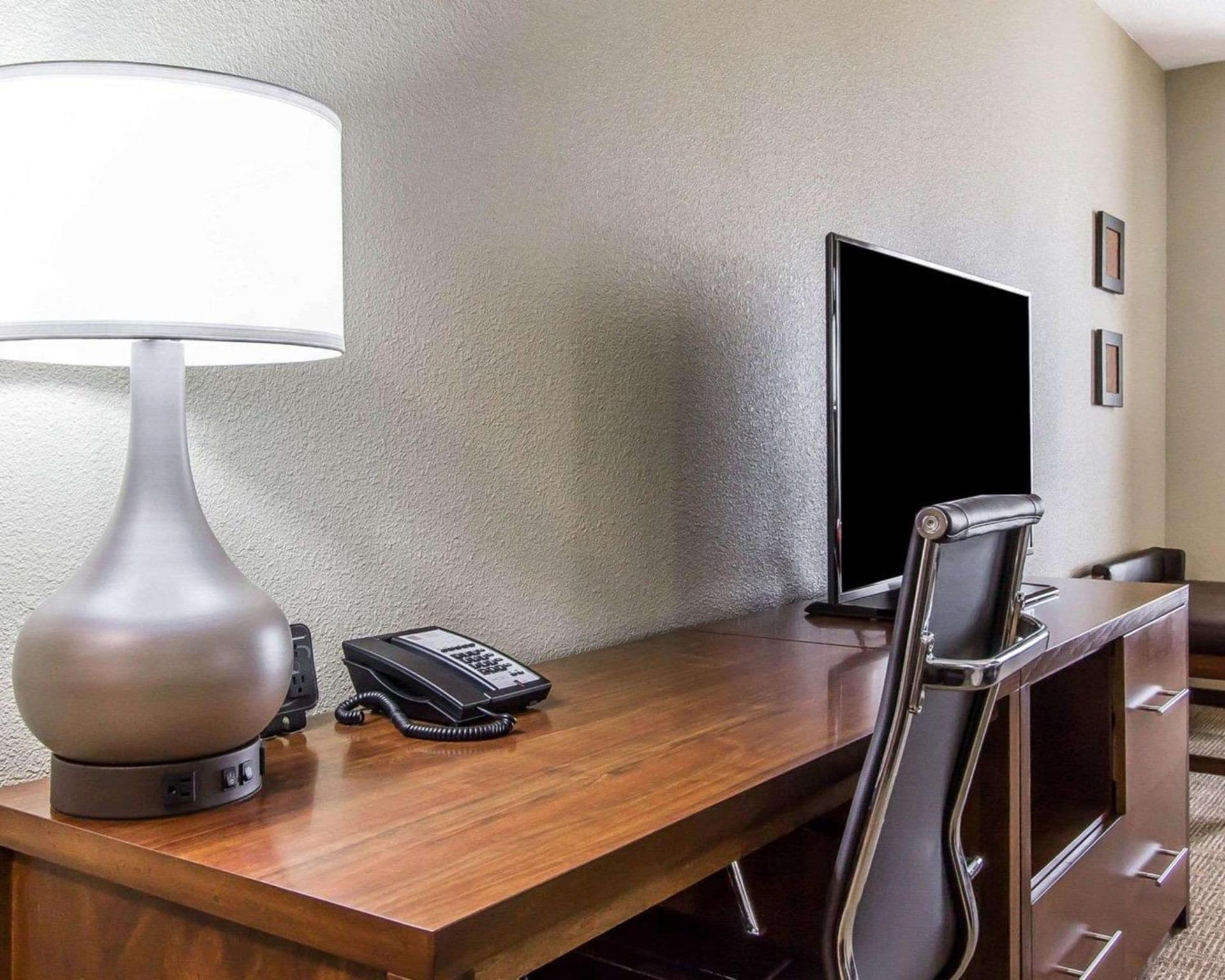 Comfort Suites West Omaha interior in Omaha, NE — gallery photo 2