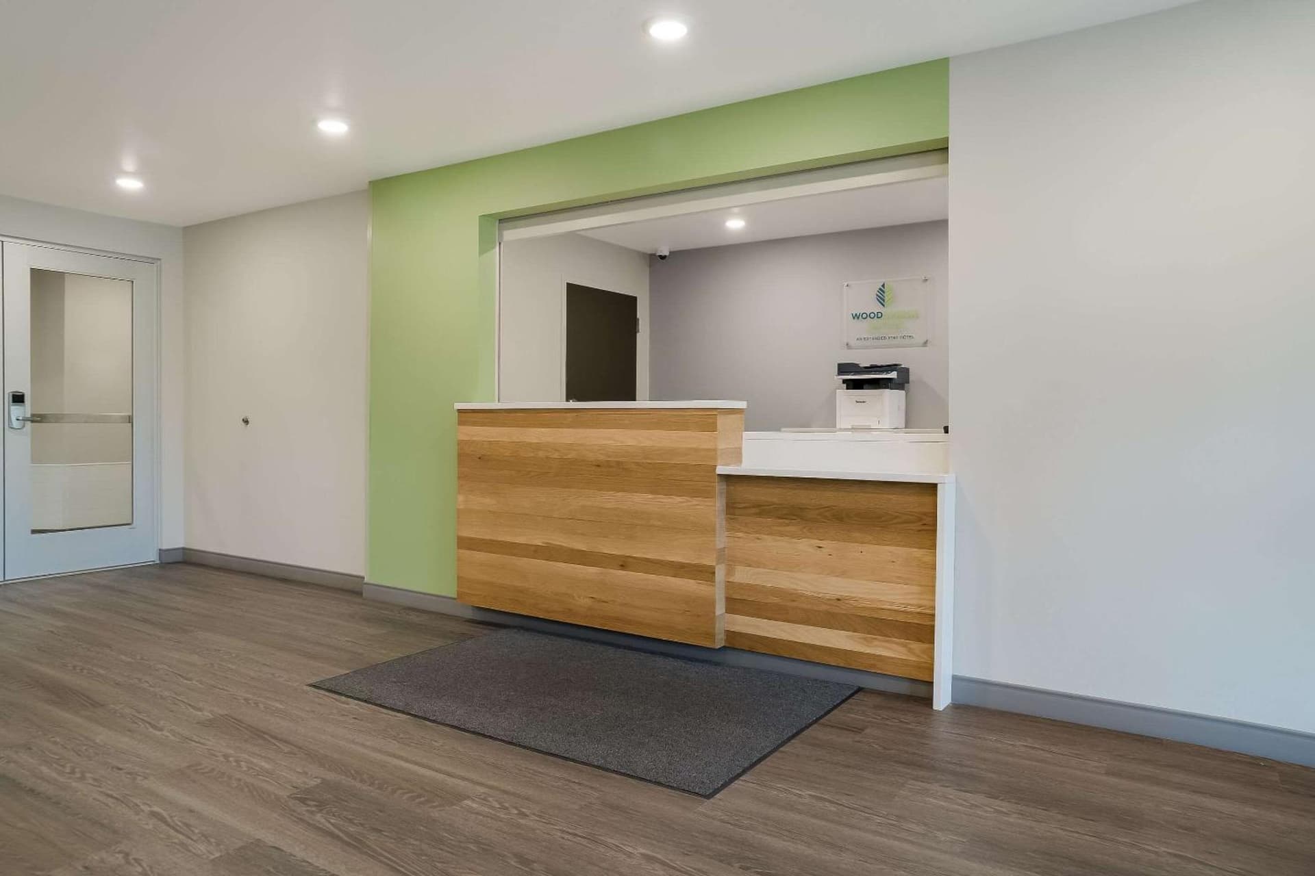 WoodSpring Suites Detroit Sterling Heights interior in Sterling Heights, MI — gallery photo 2