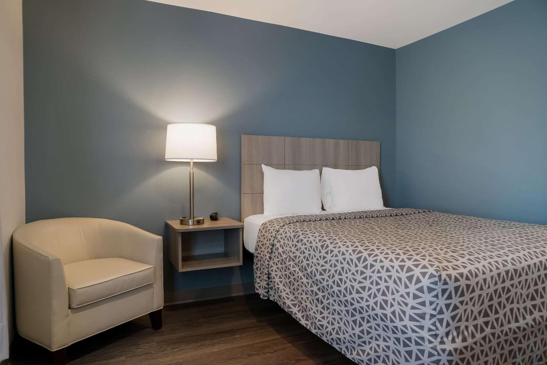 WoodSpring Suites Detroit Sterling Heights gallery photo in Sterling Heights, MI — image 12