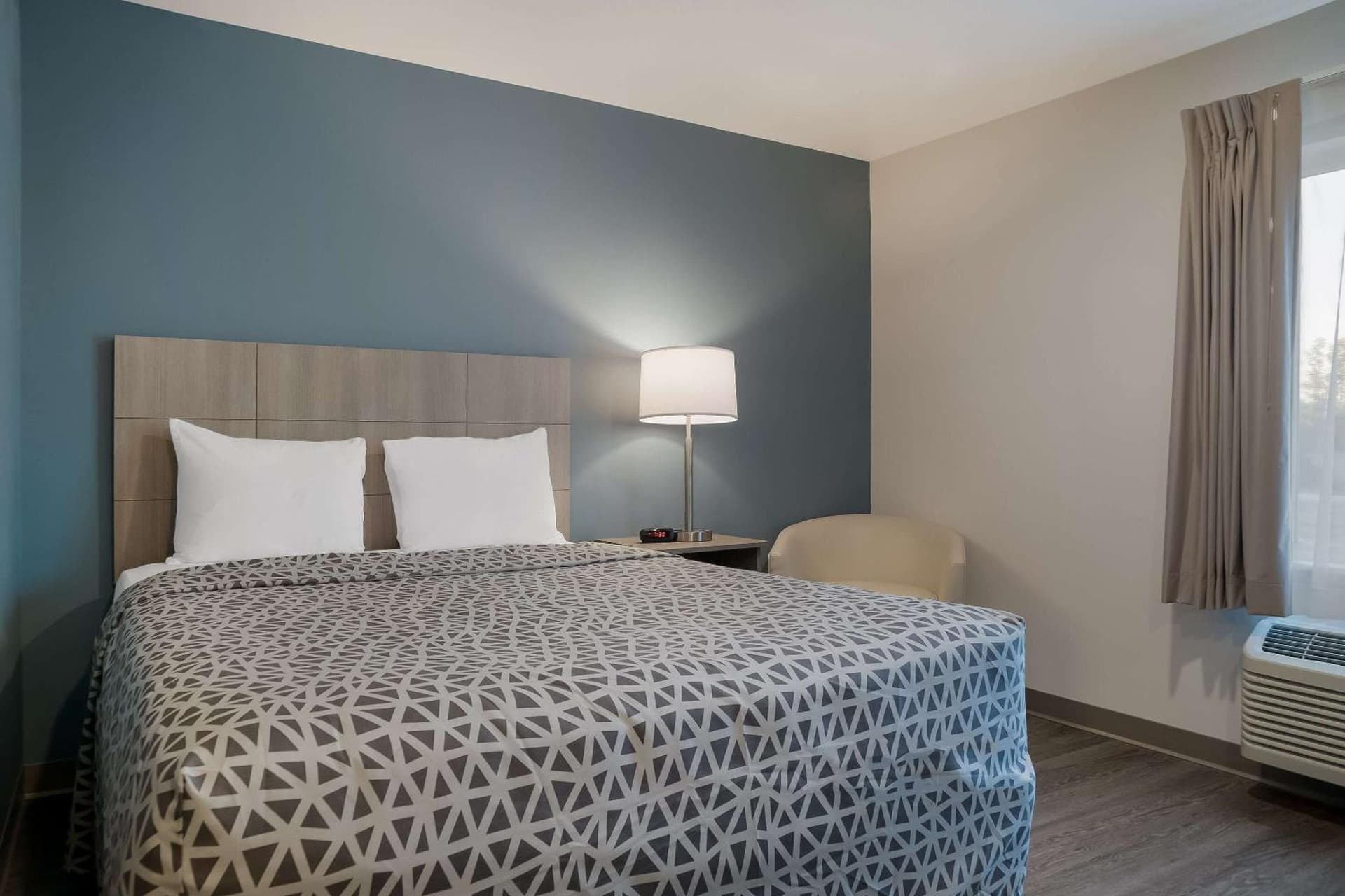 WoodSpring Suites Detroit Sterling Heights gallery photo in Sterling Heights, MI — image 14