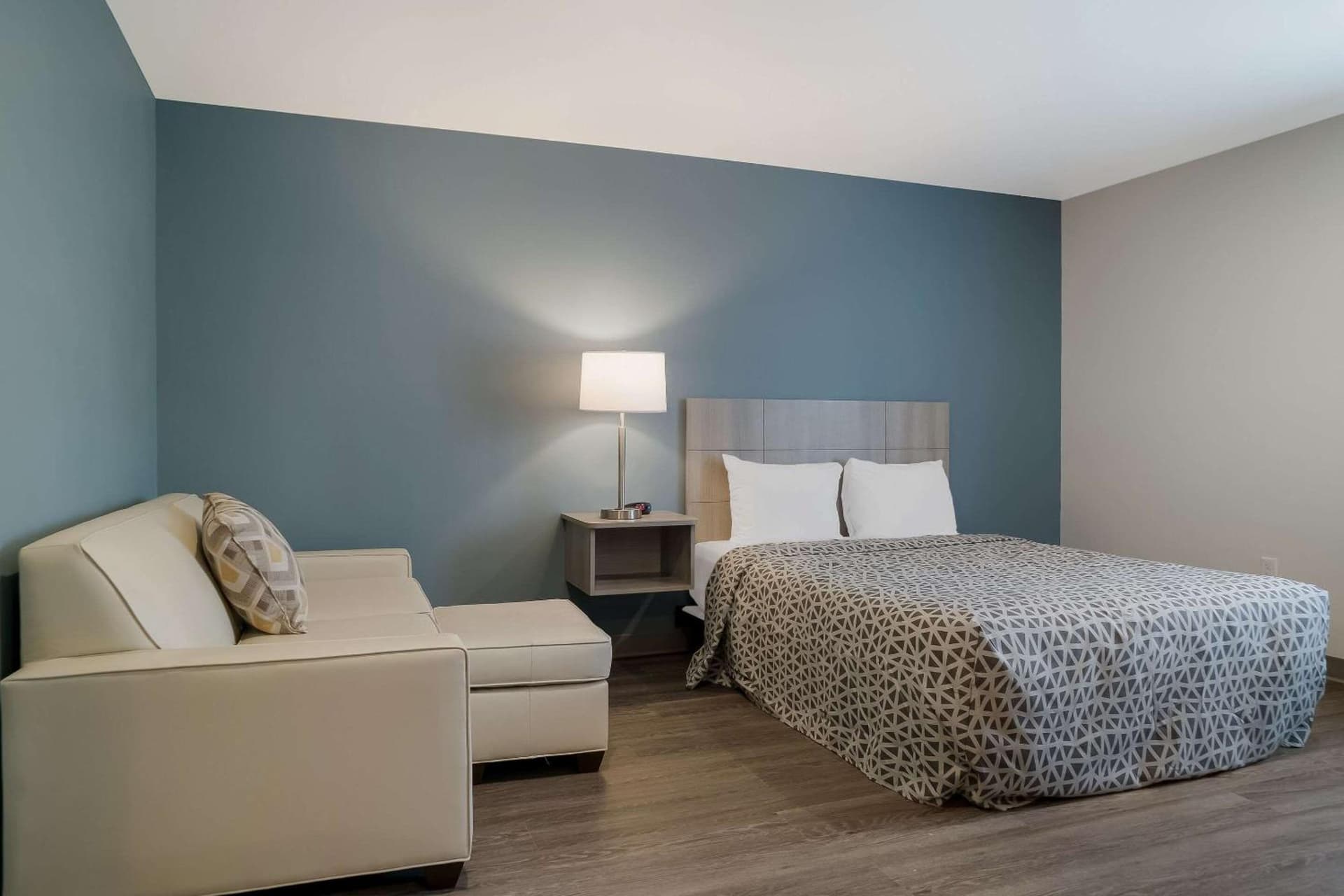 WoodSpring Suites Detroit Sterling Heights gallery photo in Sterling Heights, MI — image 17