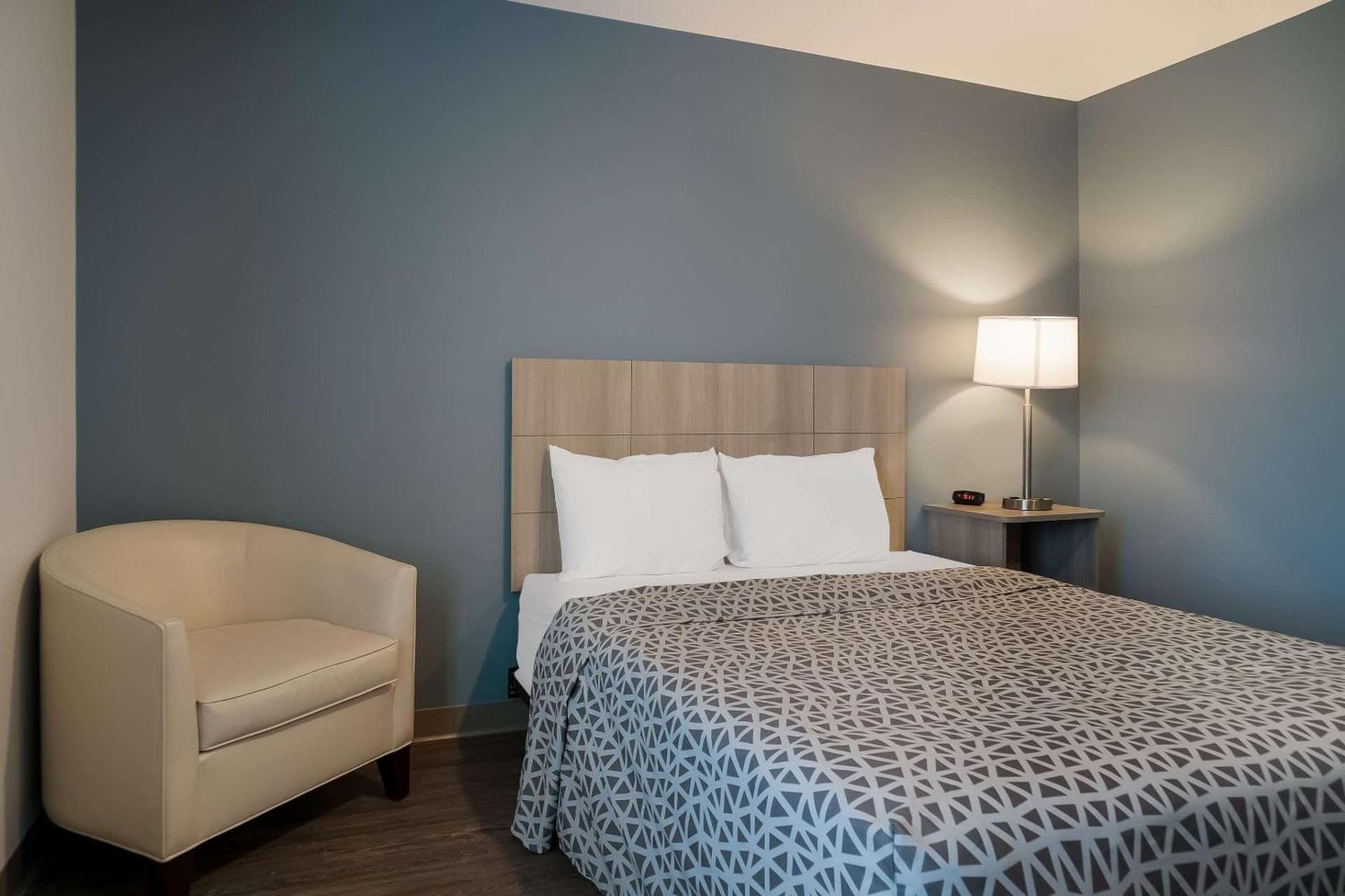 WoodSpring Suites Detroit Sterling Heights gallery photo in Sterling Heights, MI — image 27