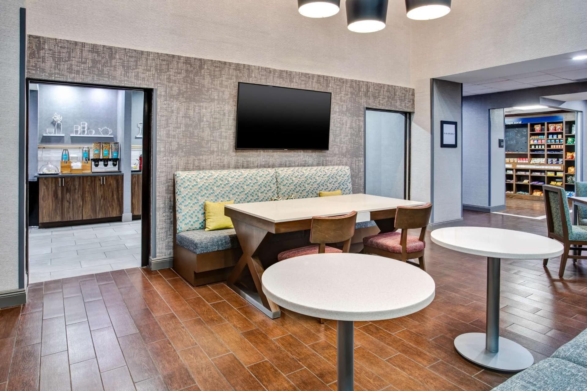 Hampton Inn & Suites Cape Coral / Fort Myers gallery photo in Cape Coral, FL — image 18