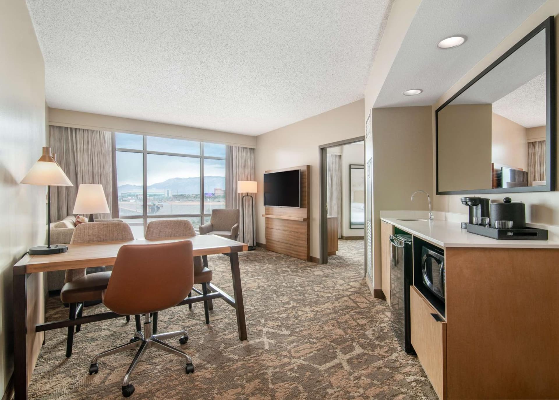 Embassy Suites by Hilton Albuquerque gallery photo in Albuquerque, NM — image 26