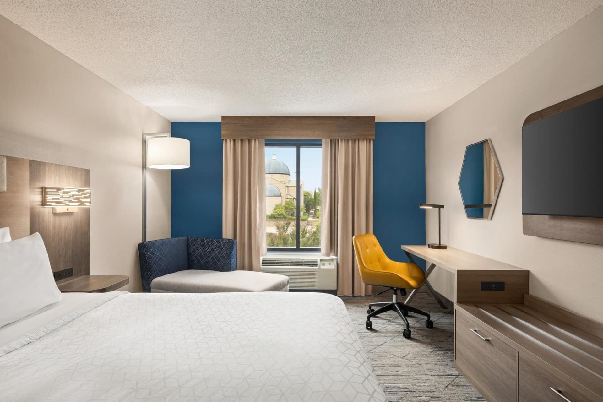Holiday Inn Express & Suites Greenville-Downtown by IHG gallery photo in Greenville, SC — image 9