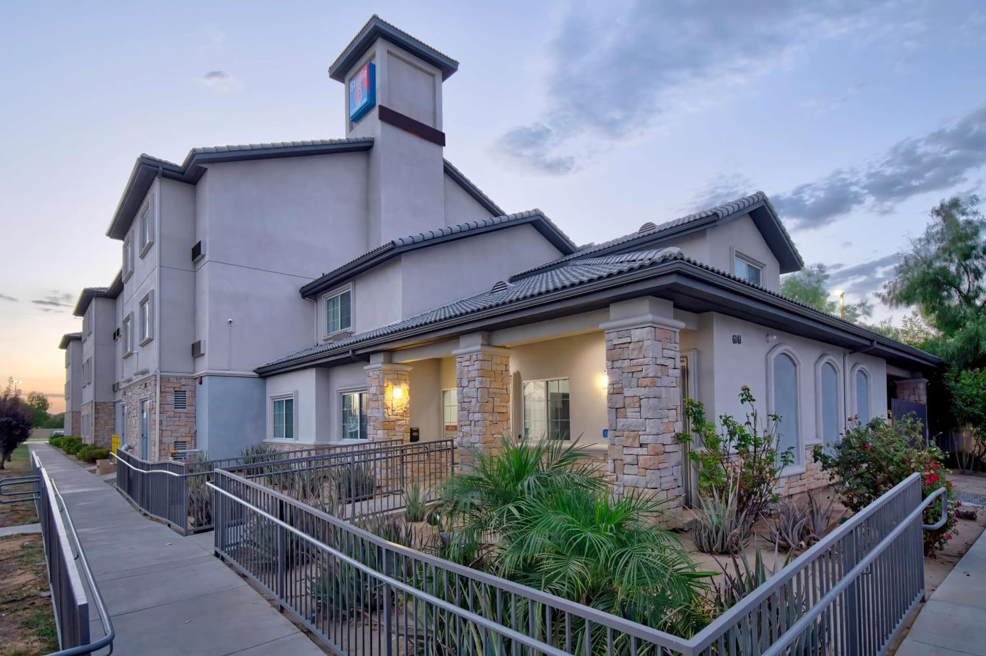 Studio 6-Bakersfield, CA property views in Bakersfield, CA — gallery photo 3