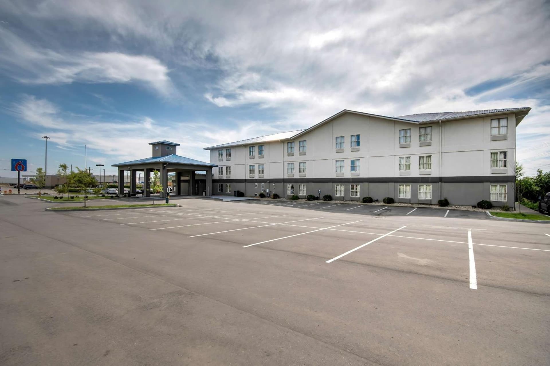 Motel 6 Walton, KY - Richwood - Cincinnati Airport South property views in Walton, KY — gallery photo 3