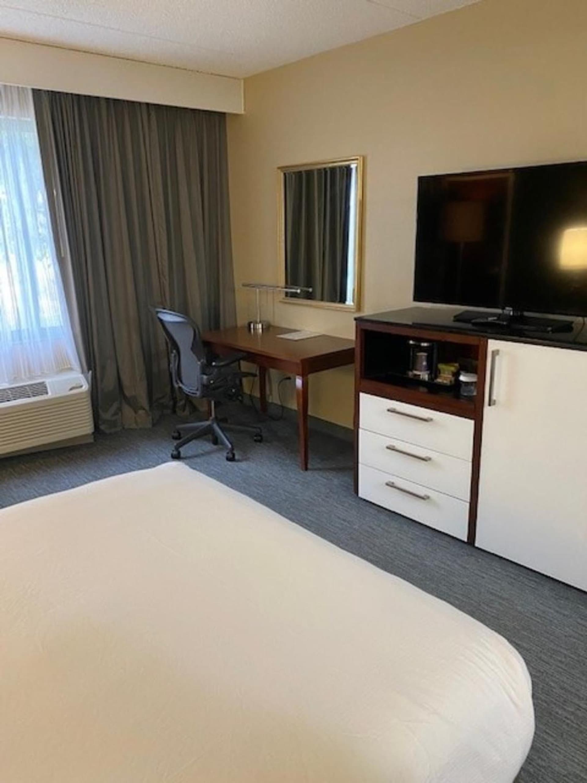 DoubleTree by Hilton Hotel Detroit Novi gallery photo in Novi, MI — image 18