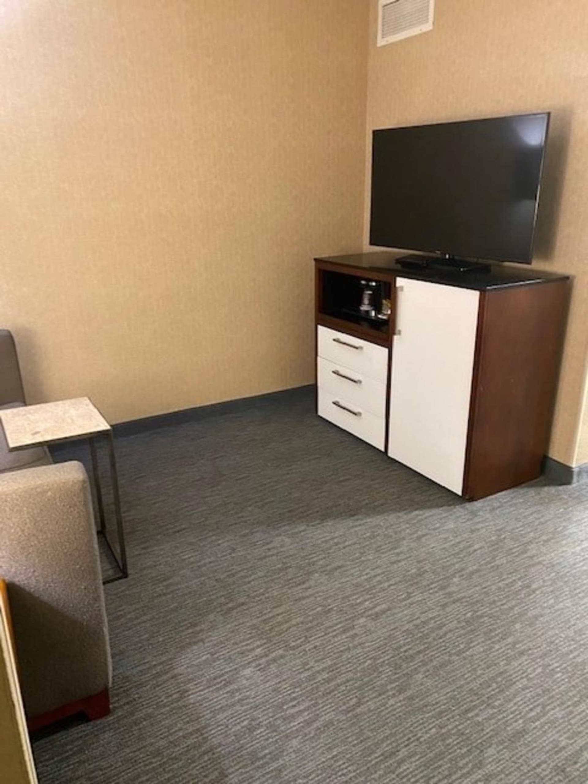 DoubleTree by Hilton Hotel Detroit Novi gallery photo in Novi, MI — image 16