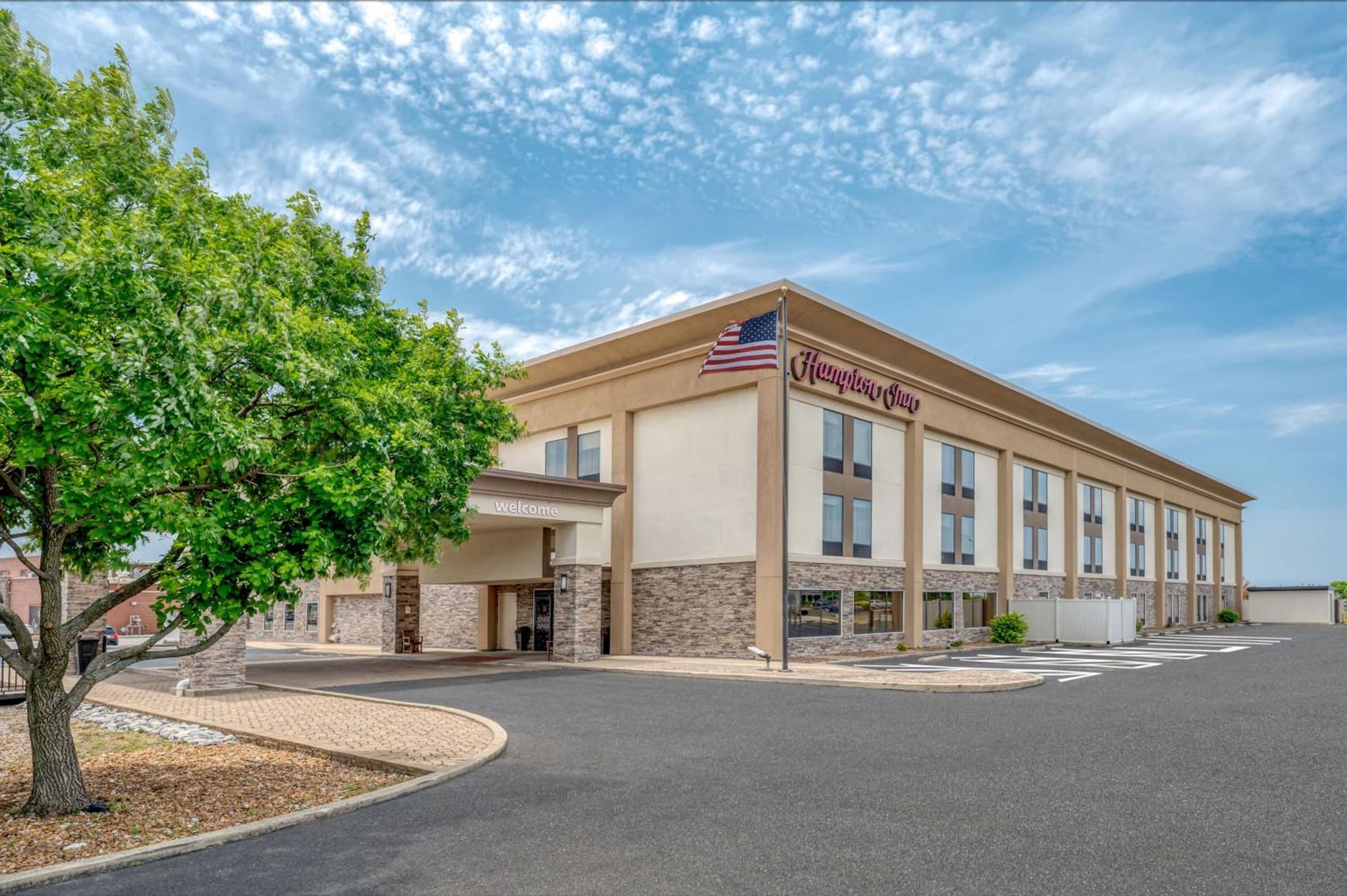 Hampton Inn St. Louis/Collinsville featured exterior or lobby in Collinsville, IL — similar hotel