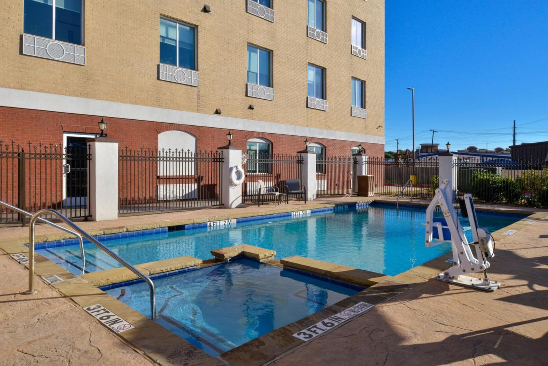 Holiday Inn Express Hotel & Suites Royse City - RockwallRockwall - Royse City by IHG gallery photo in Royse City, TX — image 6